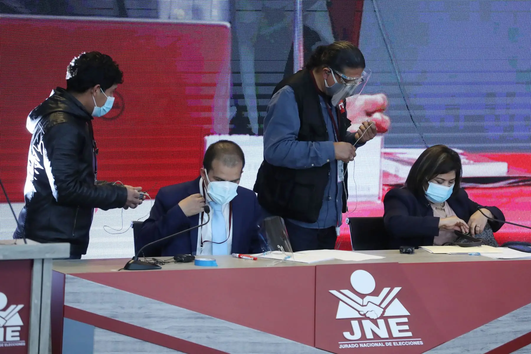 AREQUIPA,PERÚ - MAYO 30.Interiores del Aula Magna “ Simón Bolívar “ de la Universidad Nacional de San Agustín,  donde se realizará el debate presidencial  entre los candidatos Pedro Castillo y Keiko Fujimori con miras a la segunda vuelta, organizado por el Jurado Nacional de Elecciones. 
Foto: ANDINA/Andrés Valle