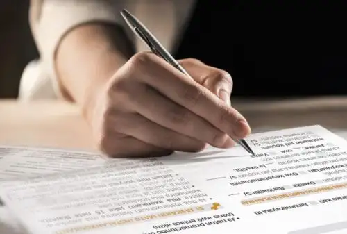 Aprueba versión de contratos en aimara, ashaninka y shipibo-konibo para servicios públicos