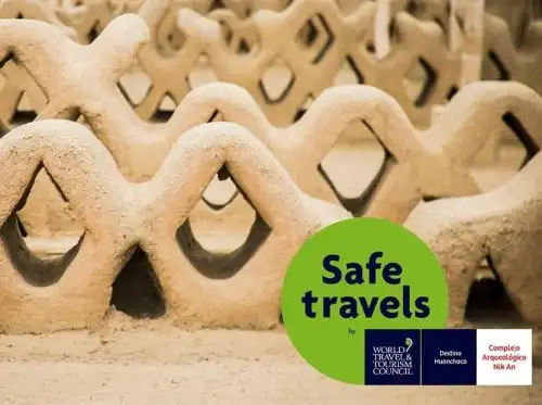 El complejo arqueológico Chan Chan, ubicado en Trujillo, recibió oficialmente el Sello Safe Travels que lo reconoce como destino turístico seguro ante la covid-19.