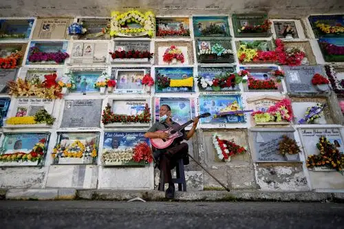Existe un desabastecimiento de oxígeno, medicamentos e insumos para la atención de pacientes críticos. Foto: AFP