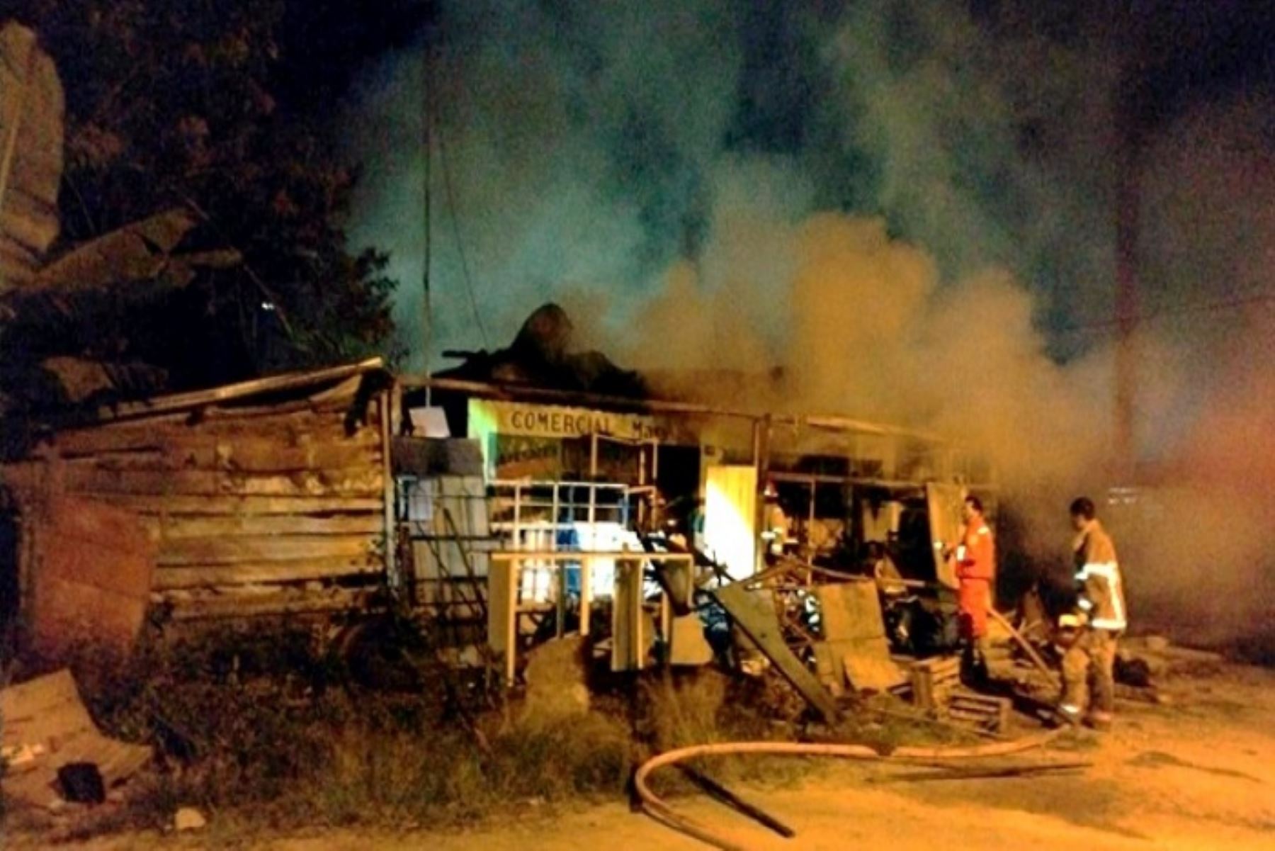 Pasco: incendio en depósito de chatarras en Oxapampa deja un muerto