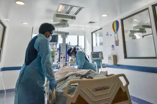 En las últimas 24 horas se sumaron 5,040 contagios nuevos y 44 decesos que dejan el balance total de la crisis sanitaria en más de 1.3 millones de infectados y 29,344 muertes. Foto: AFP.