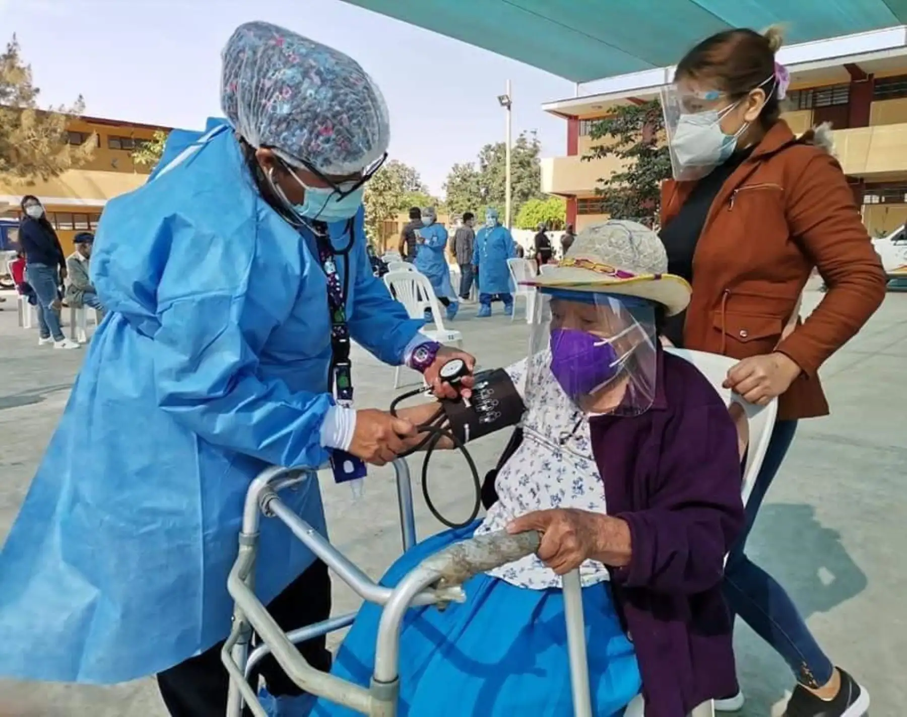Áncash inicia vacunación de pacientes oncológicos y personas con trastornos mentales y enfermedades raras. Foto: ANDINA/difusión.