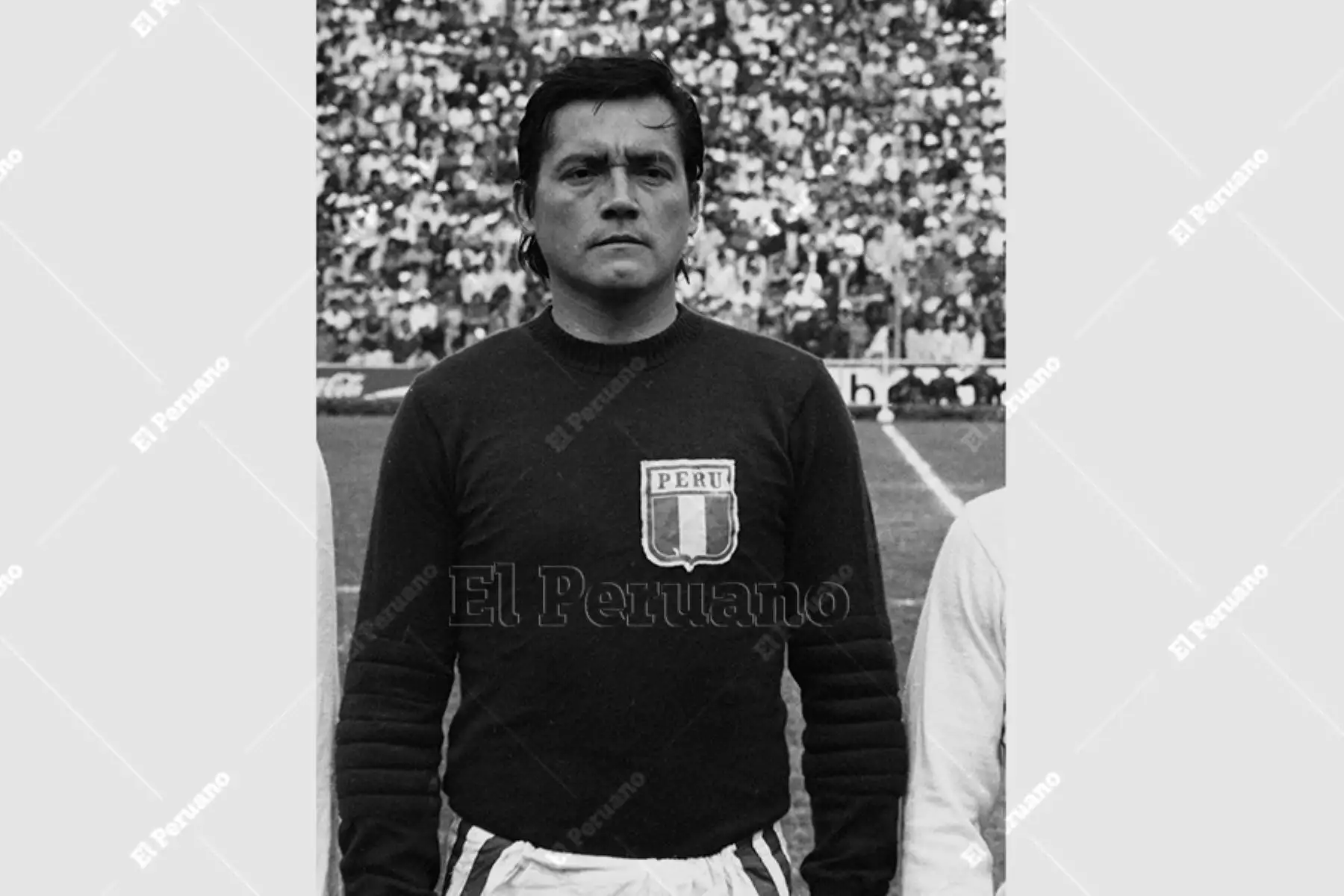 Lima - 4 octubre 1975. Ottorino Sartor en la formación de selección peruana de futbol que enfrentó a Brasil en el partido de vuelta por semifinal de la Copa América. Foto: Archivo Histórico de El Peruano / Raúl Sagástegui