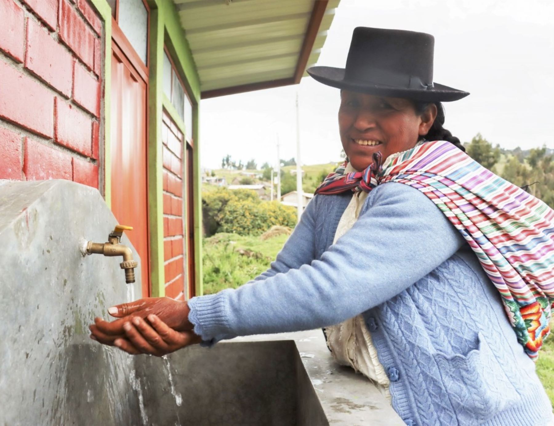 El Ministerio de Vivienda, Construcción y Saneamiento invertirá cerca de S/ 255 millones en proyectos de agua, alcantarillado y vivienda en Puno, lo que beneficiará a más de 490 mil pobladores de esta región altiplánica. ANDINA/Difusión