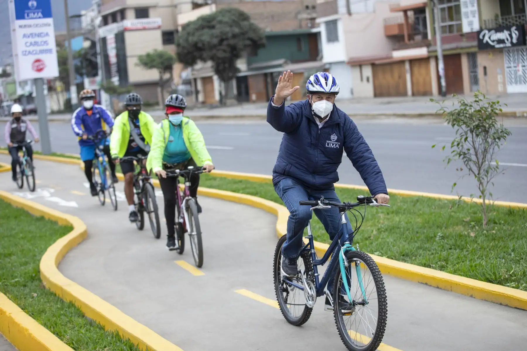 En el Día Mundial de la Bicicleta, el alcalde de Lima, Jorge Muñoz, entregó la nueva ciclovía de la Av. Carlos Izaguirre, de 1.8 km de extensión, que unirá los distritos de Los Olivos, Independencia y San Martín de Porres. Foto: ANDINA/Municipalidad de Lima