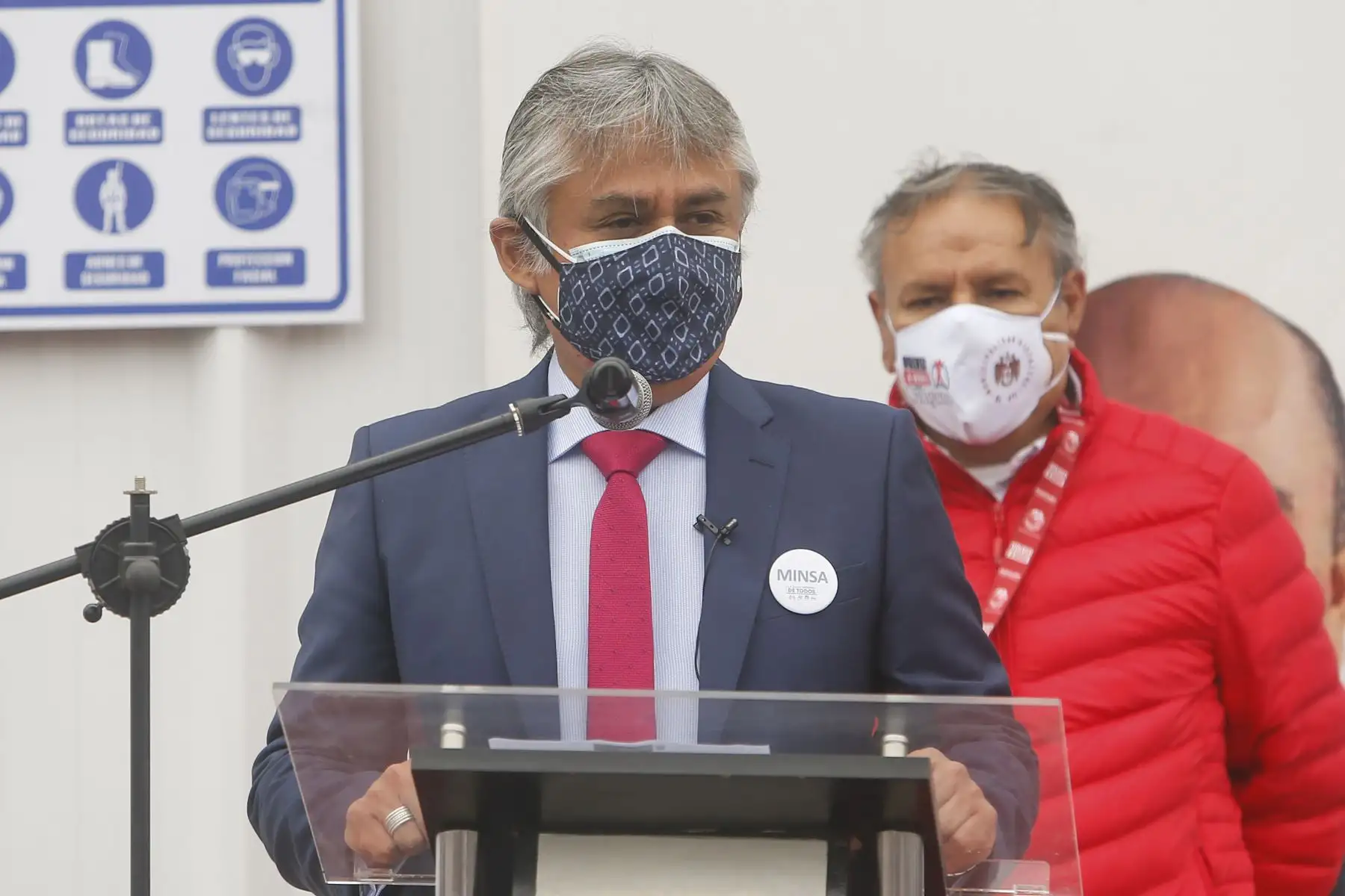 Viceministro del Minsa, Bernardo Ostos, encabeza brigada médica que vijaó hoy a Arequipa para fortalecer lucha contra la covid-19. ANDINA/Difusión