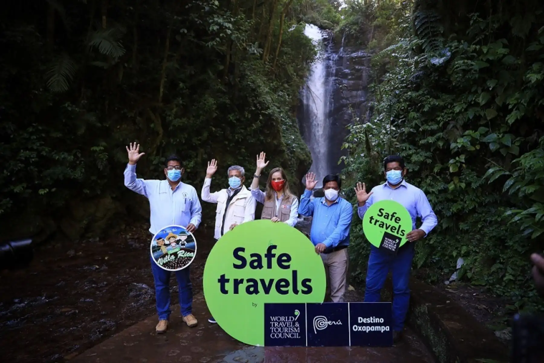 Entrega de sello Safe Travel en catarata Río Tigre en Oxapampa. Foto: Cortesía.