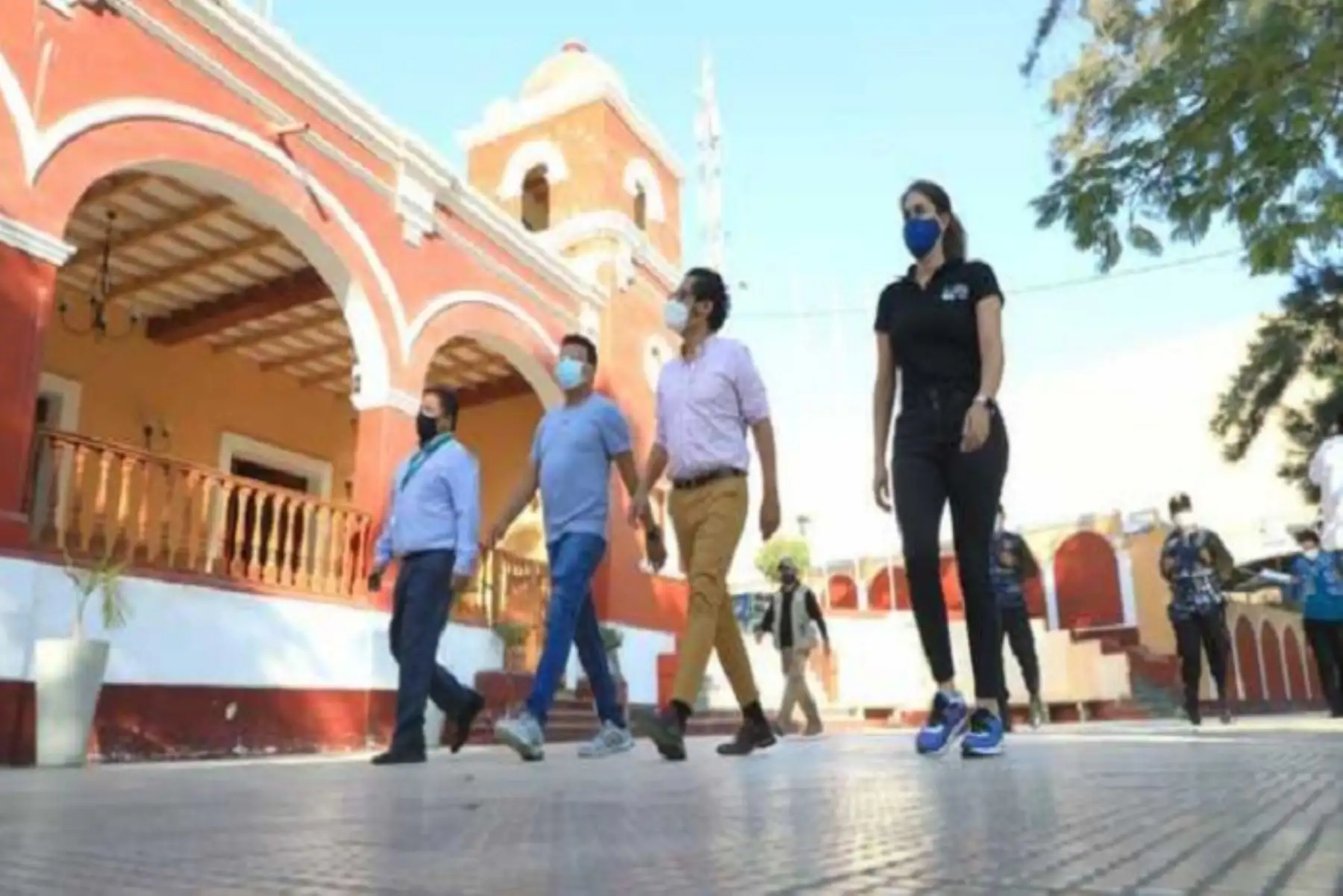 El ministro de la Producción, José Luis Chicoma, también llegó a La Huacachina para dar un nuevo impulso a los restaurantes de la zona para incentivar la iniciativa Terrazas gastronómicas.