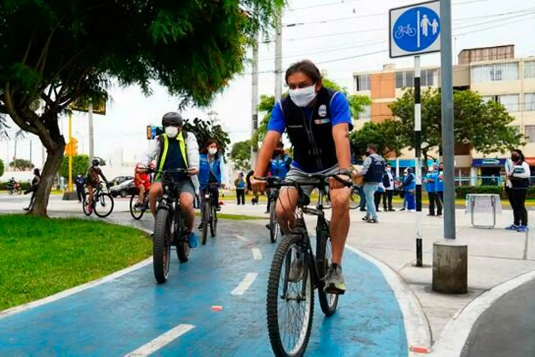 Práctica contribuye a fortalecer el sistema inmunológico, mejorar el estado de ánimo y reducir el riesgo de contagio por covid-19. Foto: ANDINA/Minsa