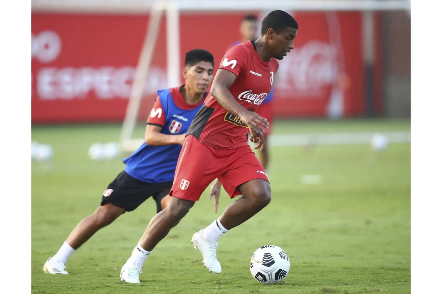 Miguel Araujo de la Selección peruana retomó entrenamientos con miras al partido frente a Ecuador por las Eliminatorias Qatar 2022. Foto: FPF