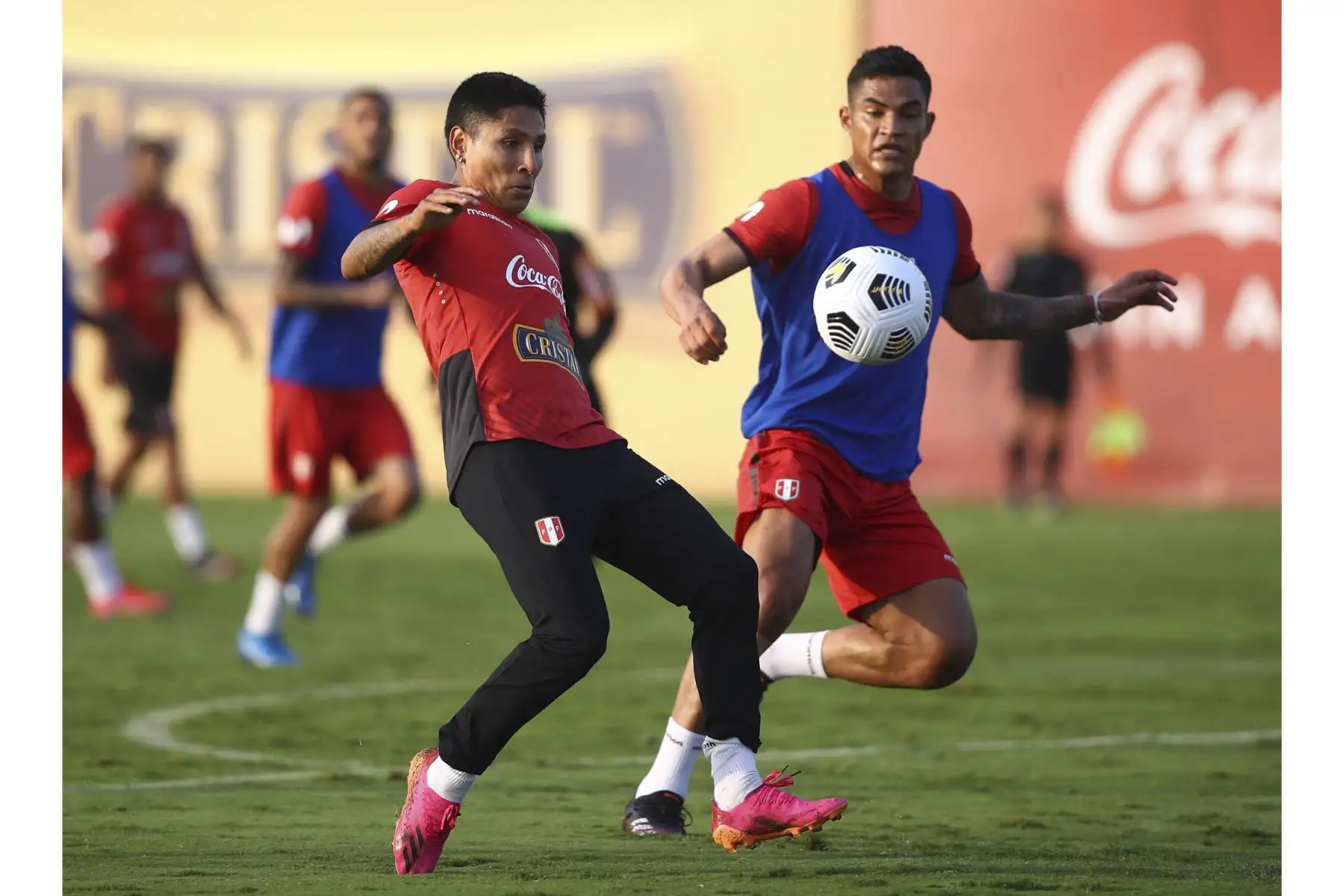 Raúl Ruídiaz de la Selección peruana retomó entrenamientos con miras al partido frente a Ecuador por las Eliminatorias Qatar 2022. Foto: FPF