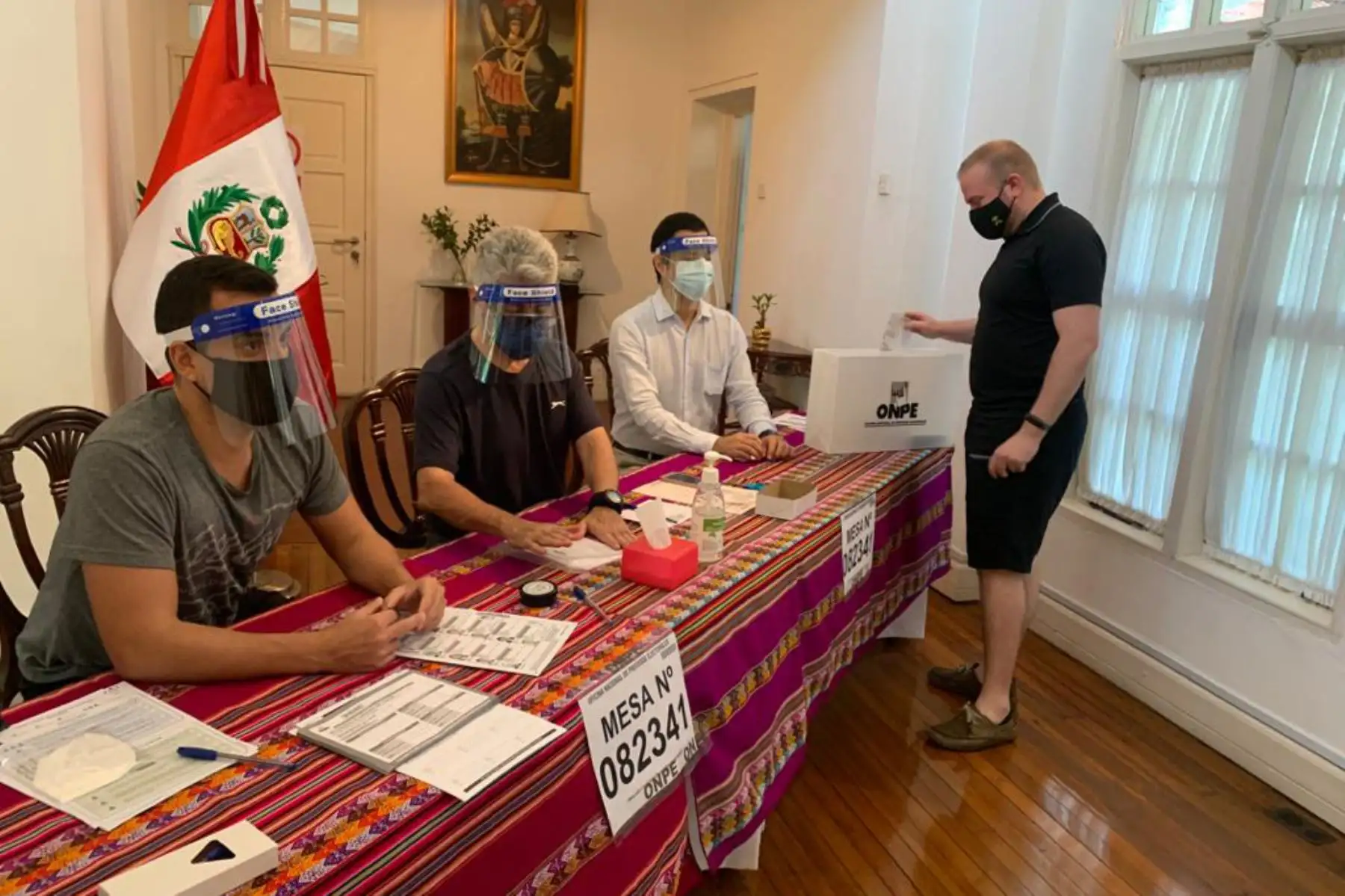 Connacionales residentes en Malasia ejercieron su voto en la Segunda Elección Presidencial 2021.
Foto:ANDINA/CancilleriaPeru