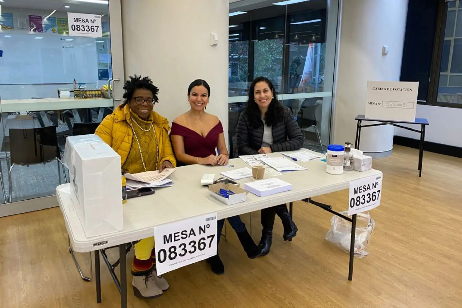 Connacionales residentes en Canberra y Sídney, Australia, ejercen su derecho a voto en la Segunda Elección Presidencial 2021.
Foto:ANDINA/CancilleriaPeru