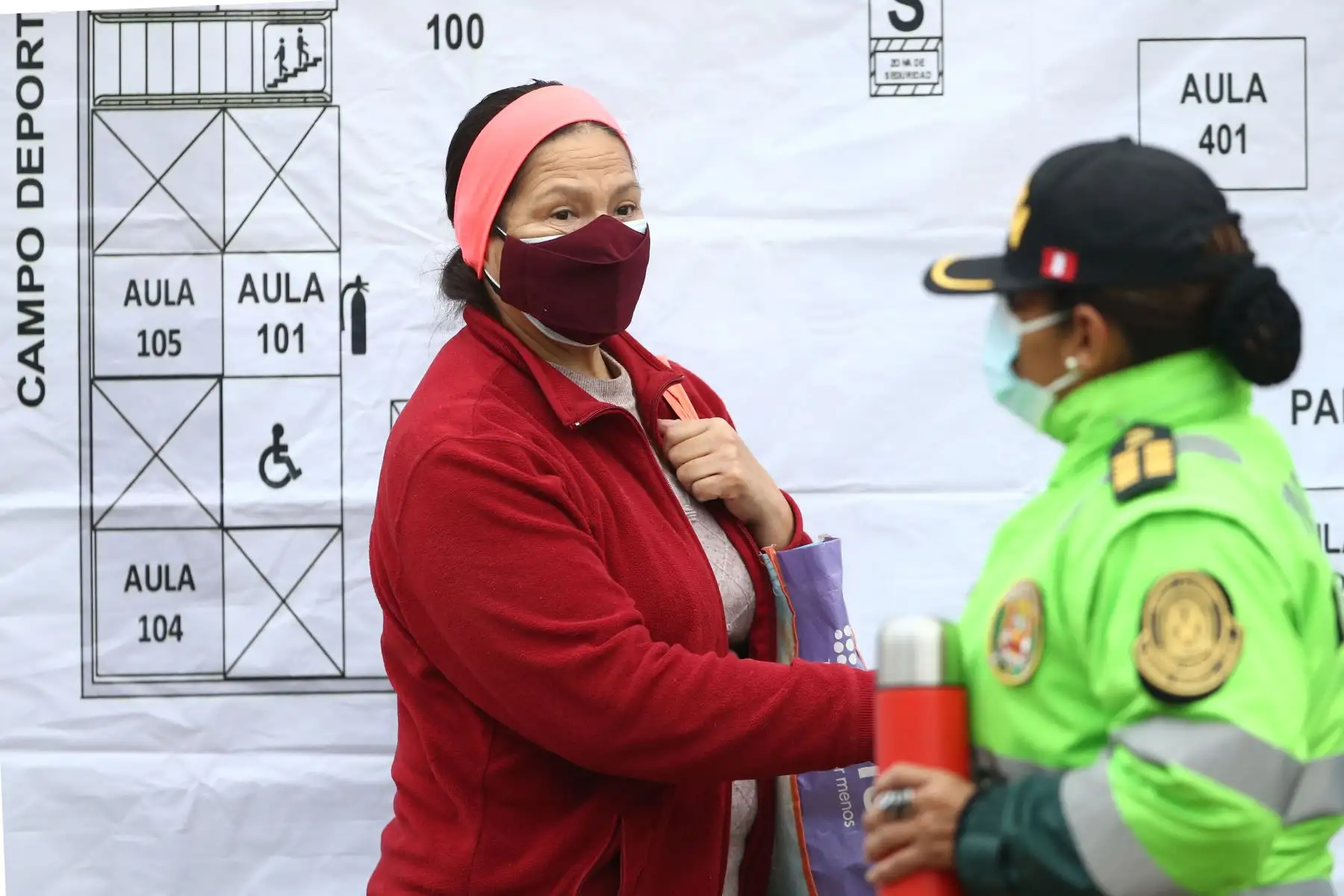 La Defensoría del Pueblo también detectó propaganda electoral prohibida en más de 330 locales de votación supervisados. Foto: ANDINA/Vidal Tarqui.