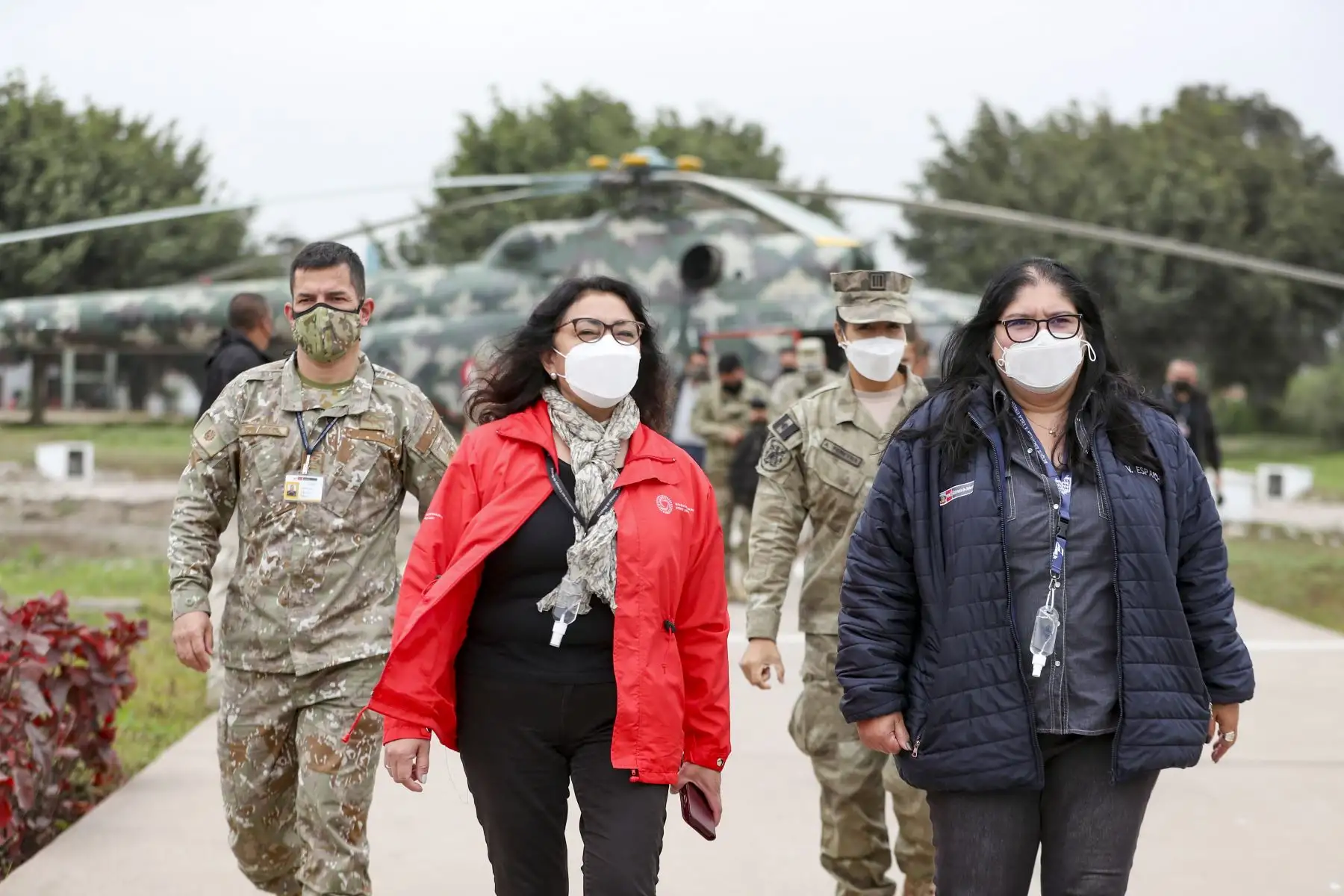 La presidenta del Consejo de Ministros, Violeta Bermúdez y la titular del Mindef, realizan un sobrevuelo para supervisar el desarrollo de la segunda vuelta electoral.
Foto: PCM