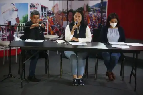 Fujimori y los miembros de su plancha presidencial, se reunieron con la prensa. ANDINA/Vidal Tarqui