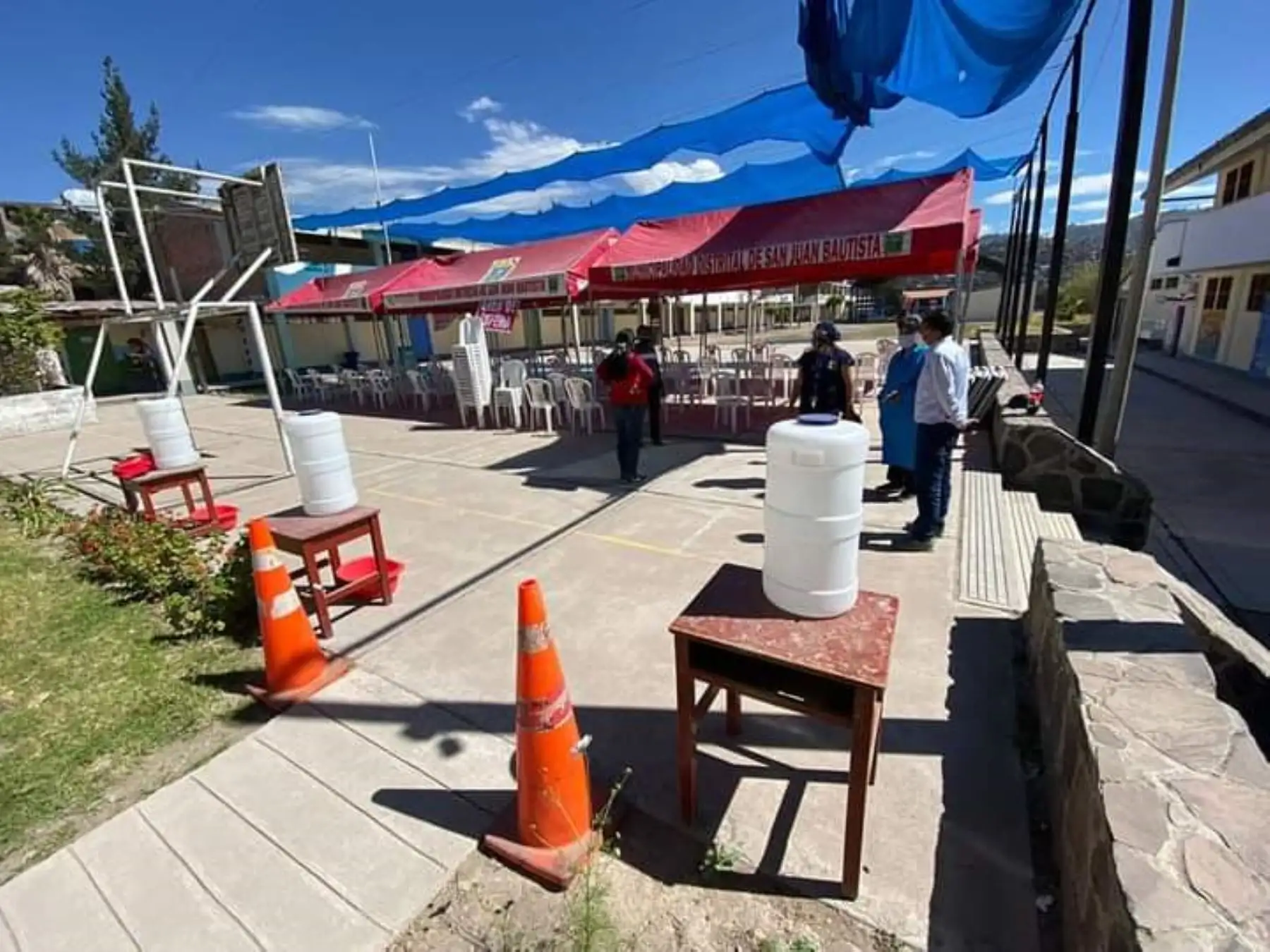 Ayacucho: reinician vacunación a adultos mayores en 9 puntos estratégicos