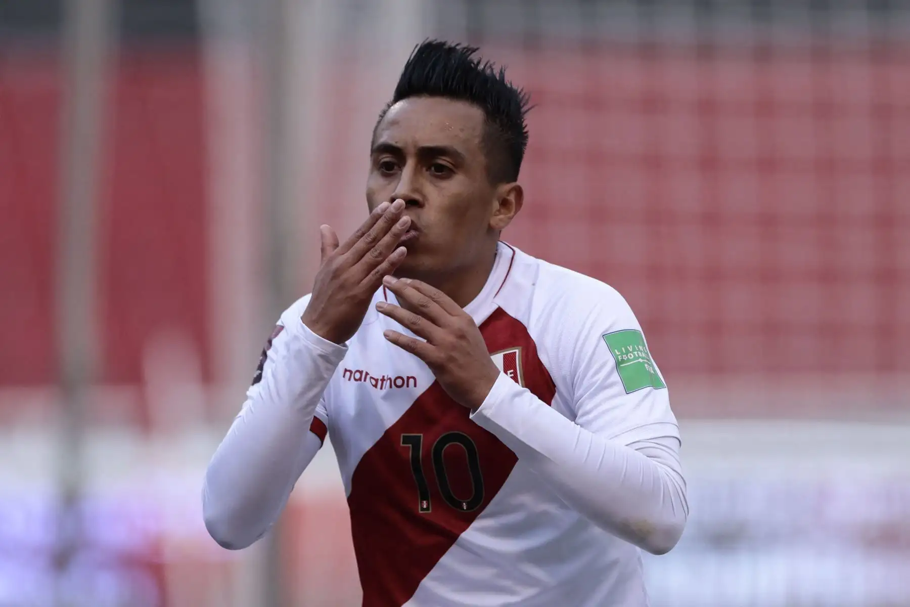 Christian Cueva de Perú celebra tras anotar contra Ecuador durante su partido de fútbol de clasificación sudamericano para la Copa Mundial de la FIFA Qatar 2022 en el Estadio Rodrigo Paz Delgado en Quito.
Foto: AFP