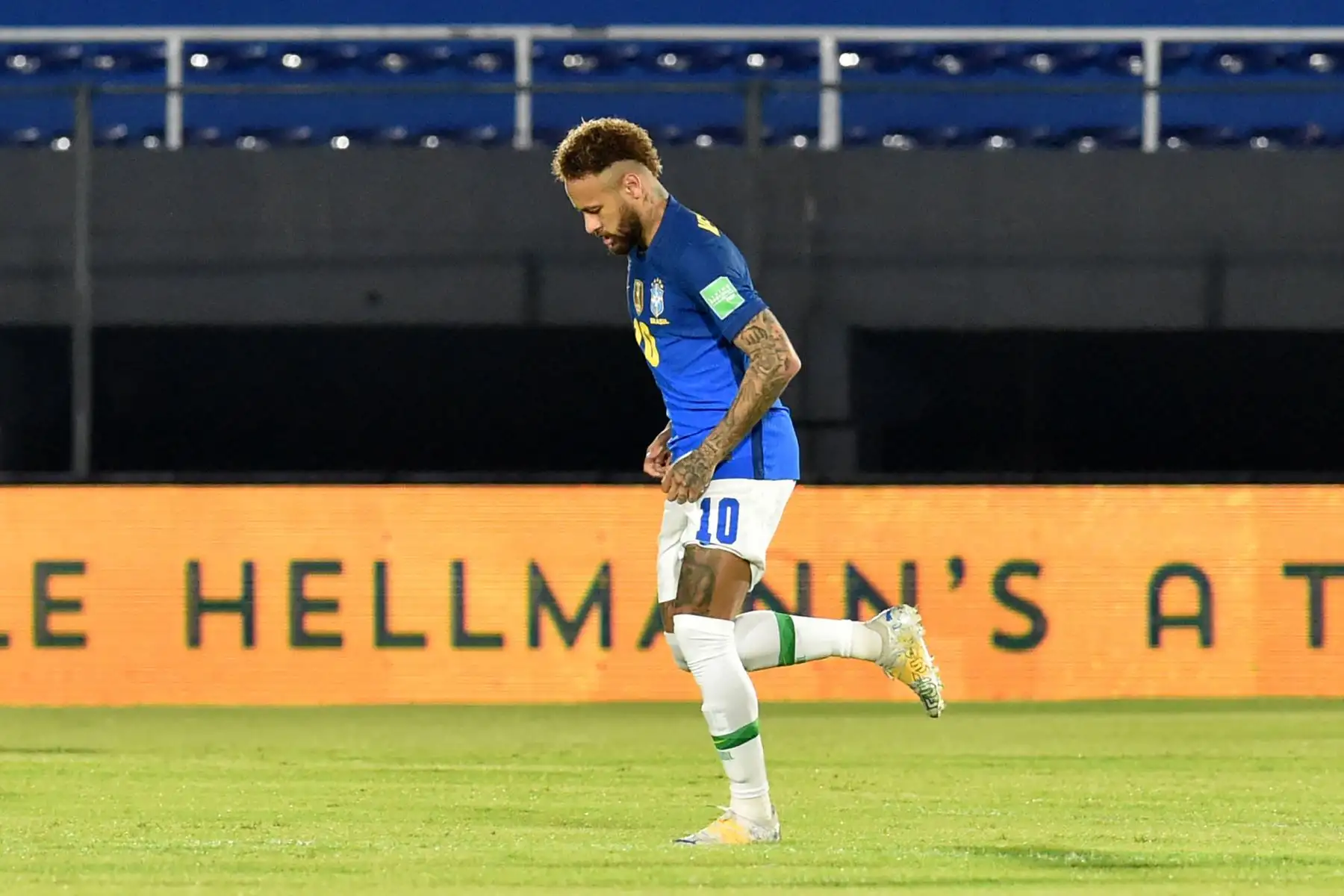 El brasileño Neymar celebra tras anotar contra Paraguay durante el partido de clasificación sudamericano para la Copa Mundial de la FIFA Qatar 2022 en el Estadio Defensores del Chaco en Asunción.
Foto: AFP