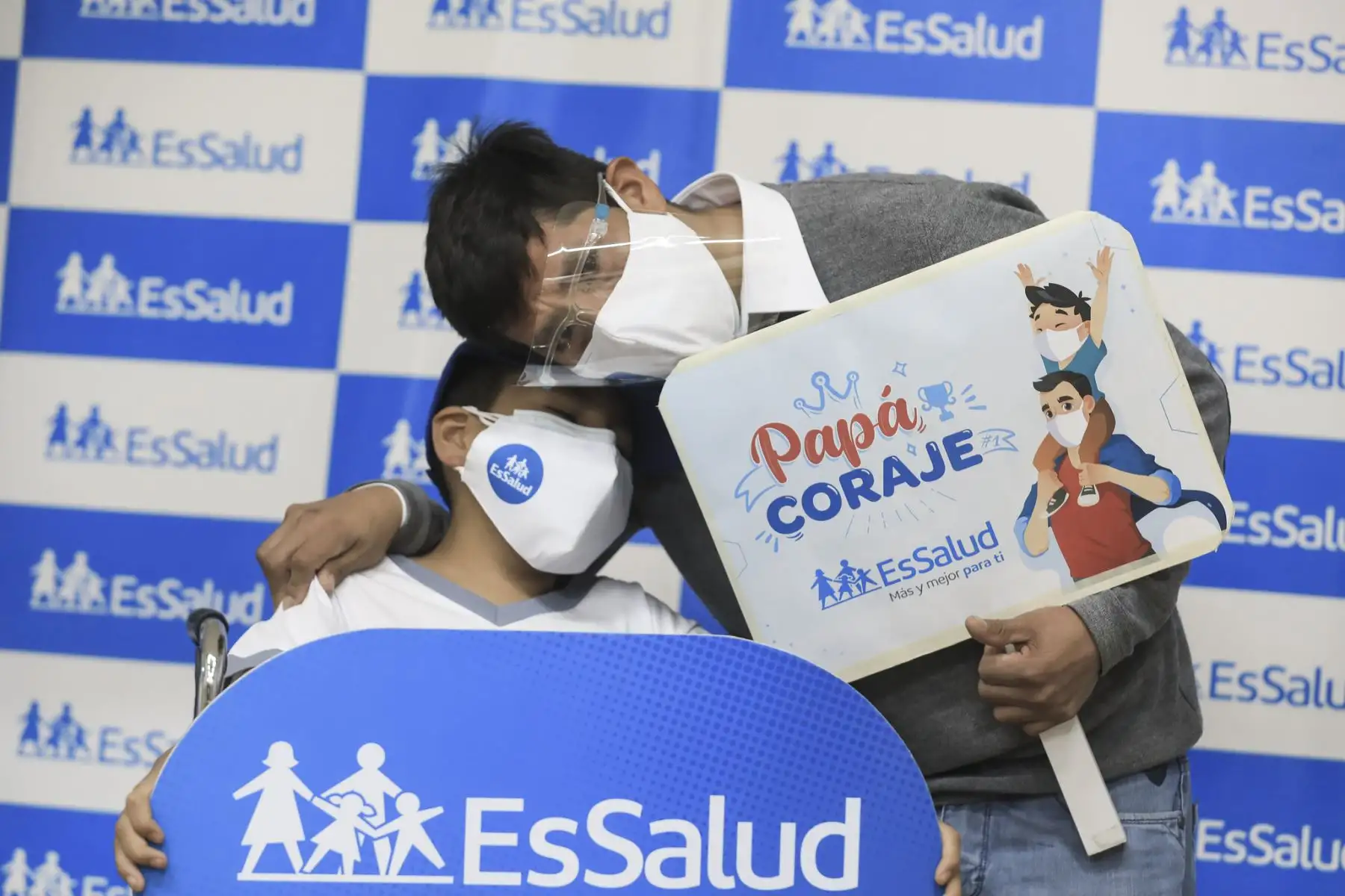 Hospital Almenara de EsSalud salva adolescente tras extirpar malformación vascular. Foto: EsSalud