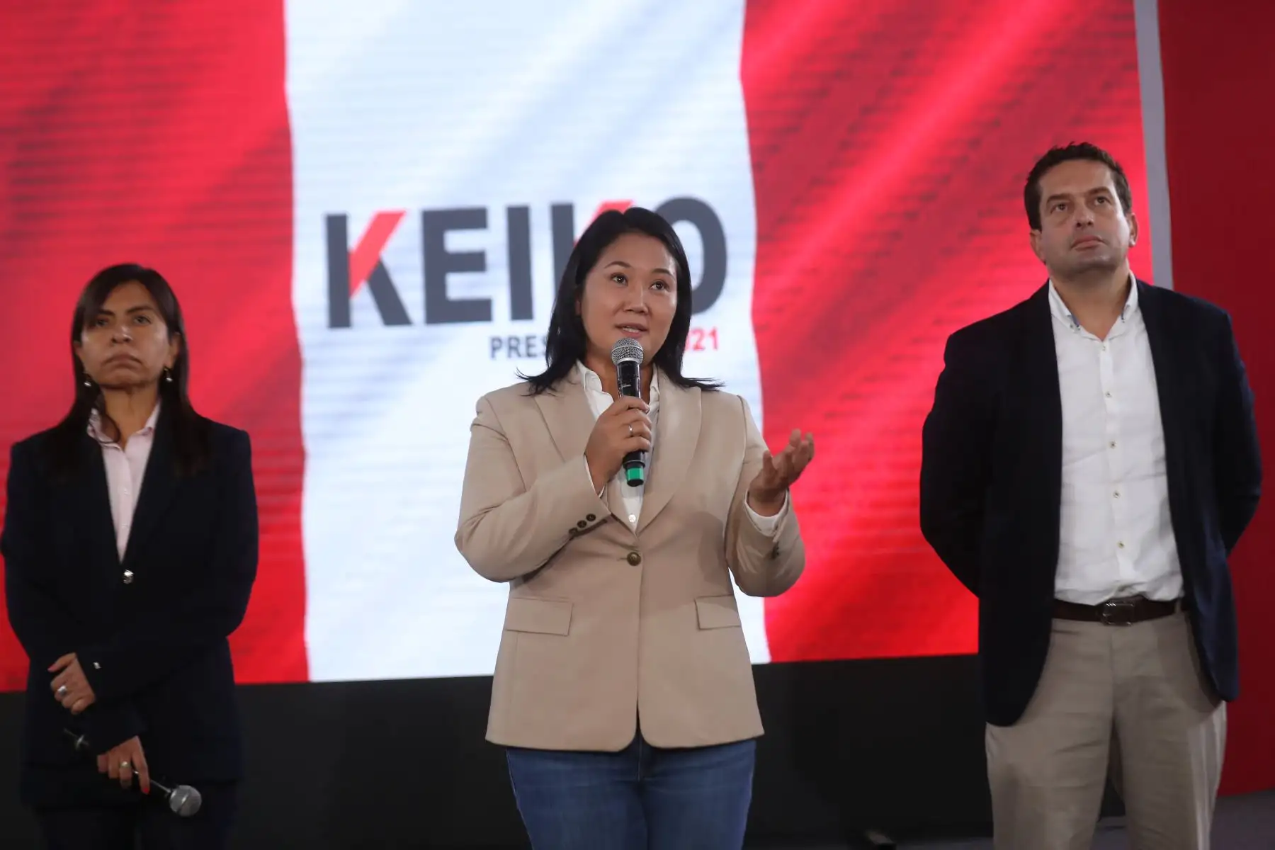 Conferencia de prensa de Keiko Fujimori junto a su abogada Giulliana Loza y Miki Torres. Foto: ANDINA/Carla Patiño Ramírez
