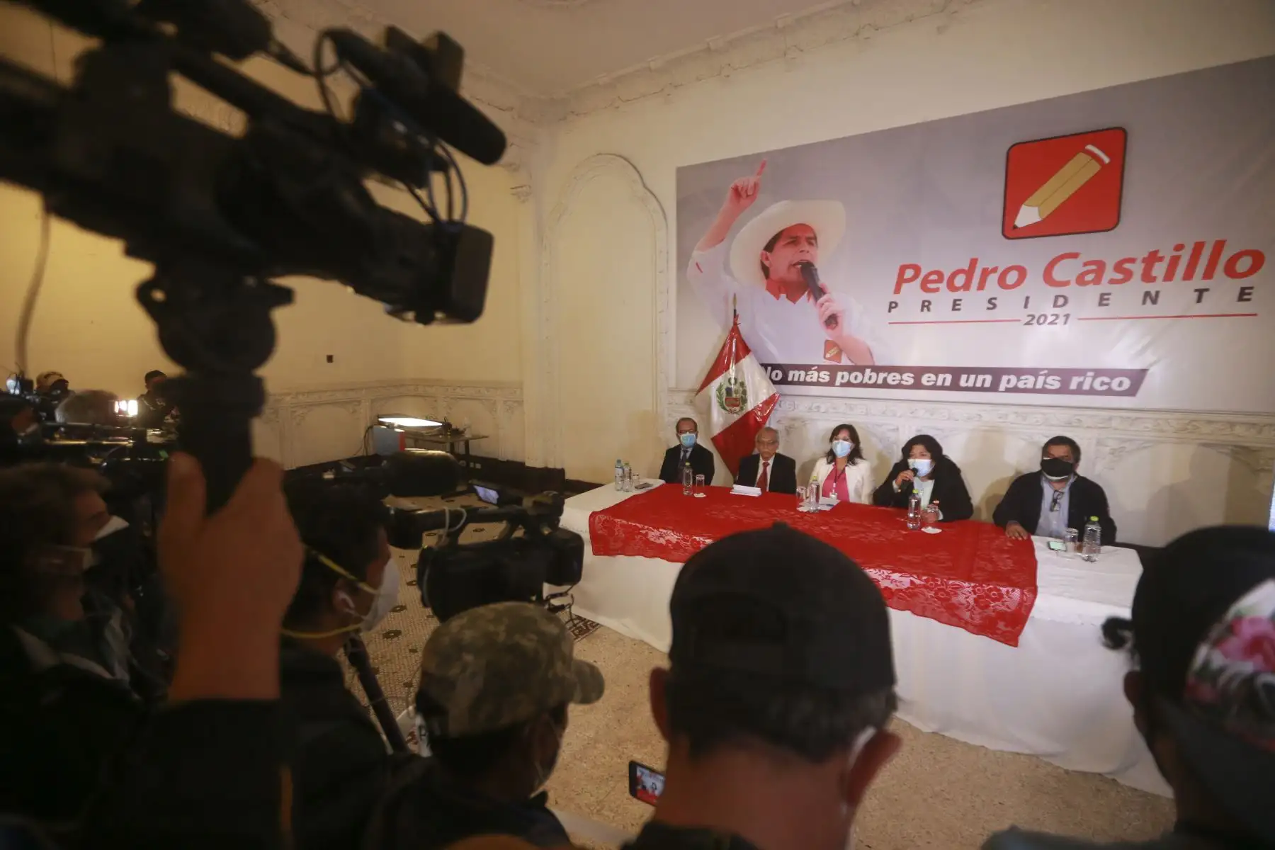 Perú Libre brinda conferencia de prensa. Participan Dina Boluarte, Ronald Gamarra, Julio Arbizu. Foto: ANDINA/Jhony Laurente