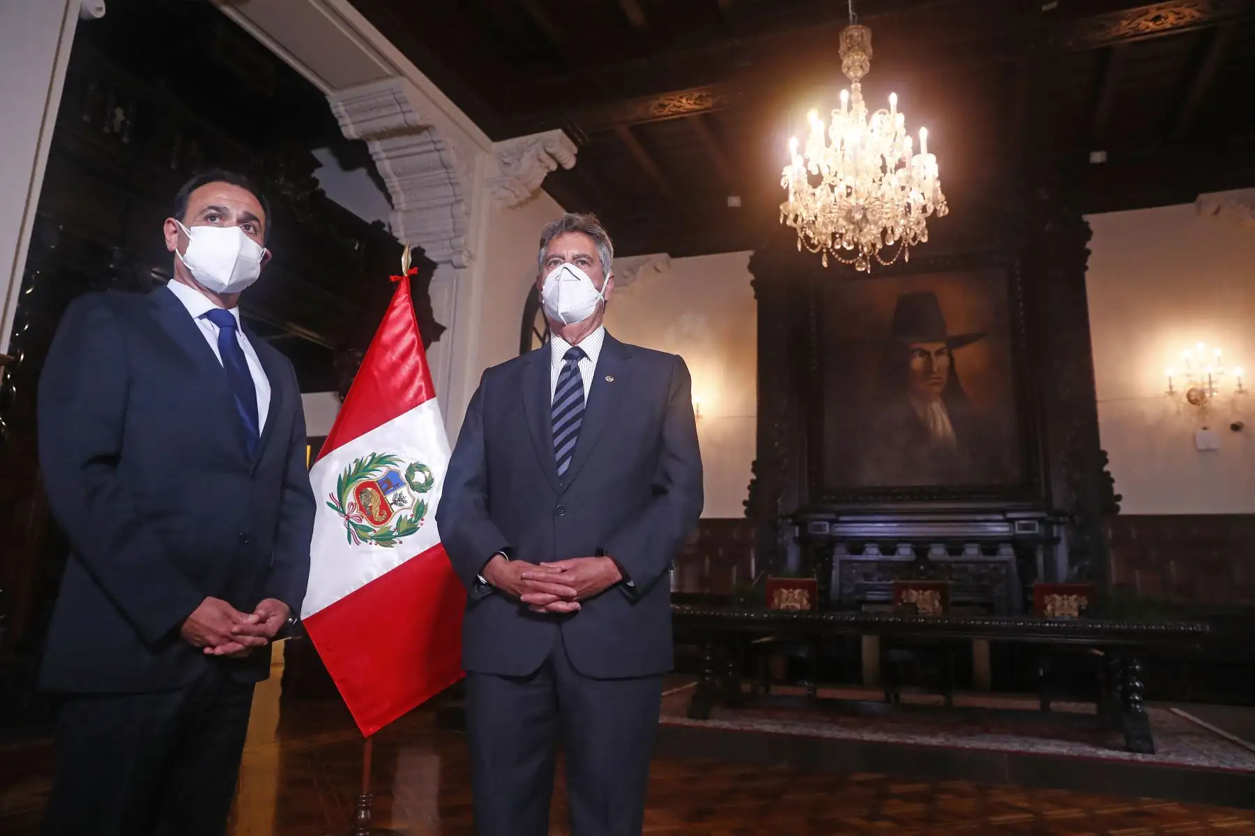 El presidente Francisco Sagasti recibe el informe del proceso electoral de la segunda vuelta a cargo de la Misión de Observación Electoral de la OEA, liderado por el jefe de la Misión, Rubén Ramírez. Foto: ANDINA/Prensa Presidencia