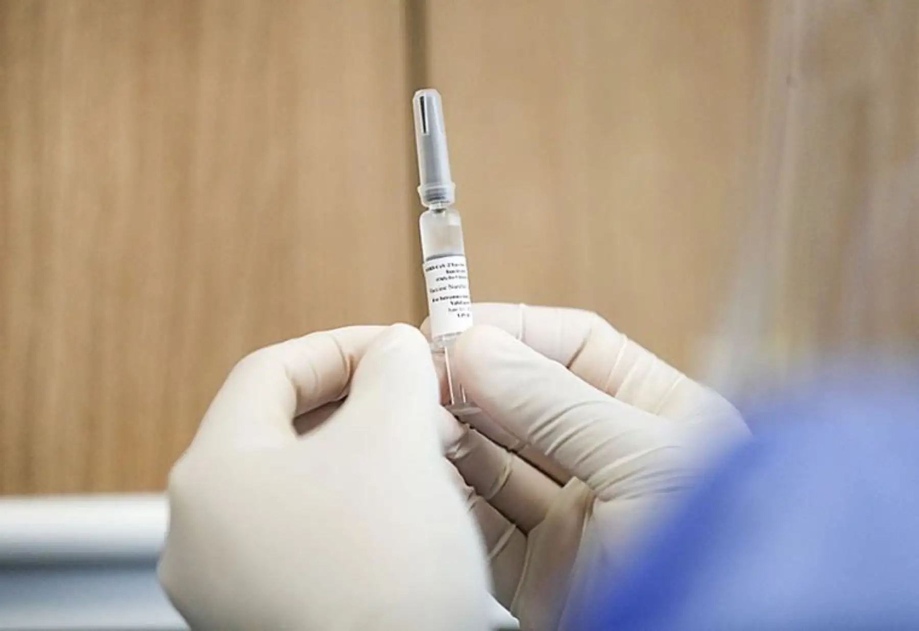 Los líderes mundiales, que se reunirán de viernes a domingo en el suroeste de Inglaterra, "deben anunciar que proporcionarán al menos mil millones de dosis de vacunas contra el coronavirus.