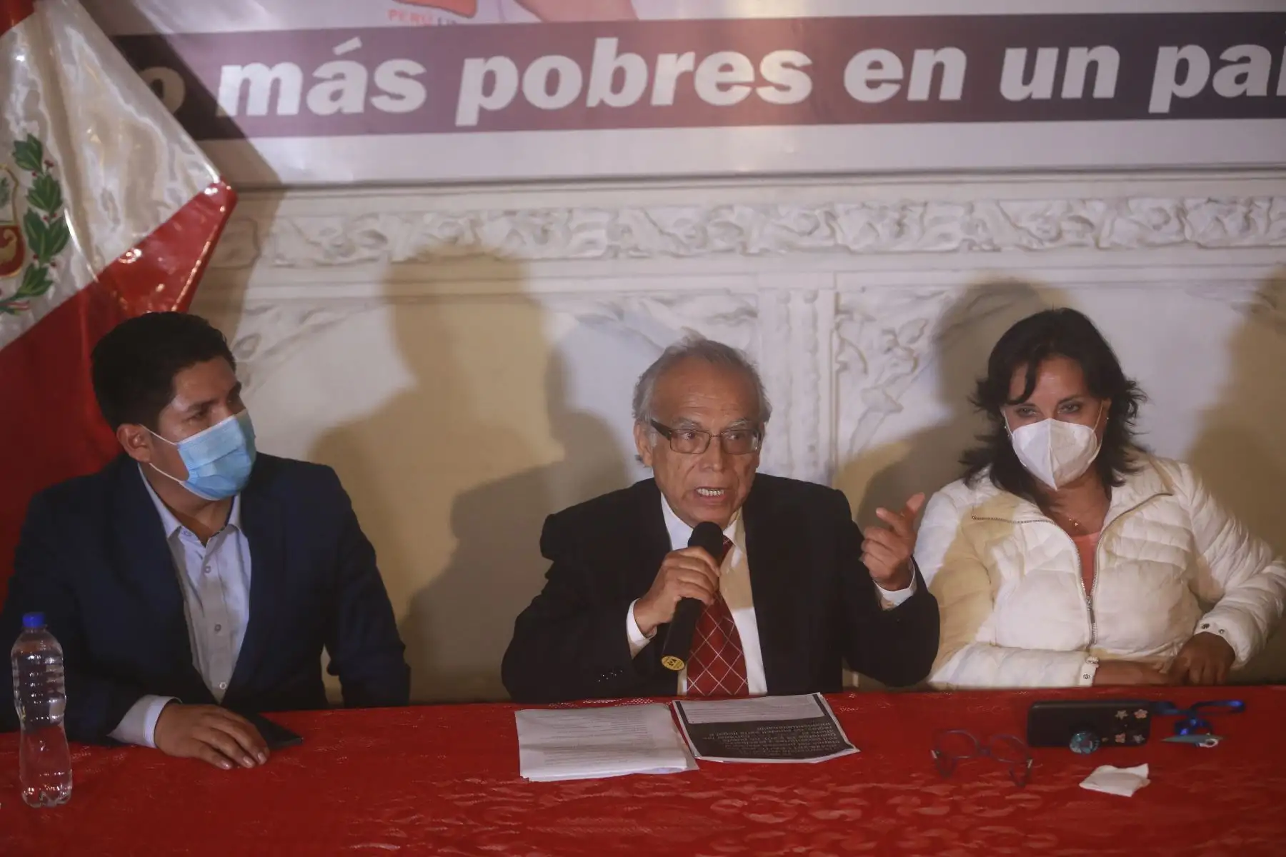 Aníbal Torres en conferencia de prensa de Perú Libre. Foto: ANDINA/Jhony Laurente