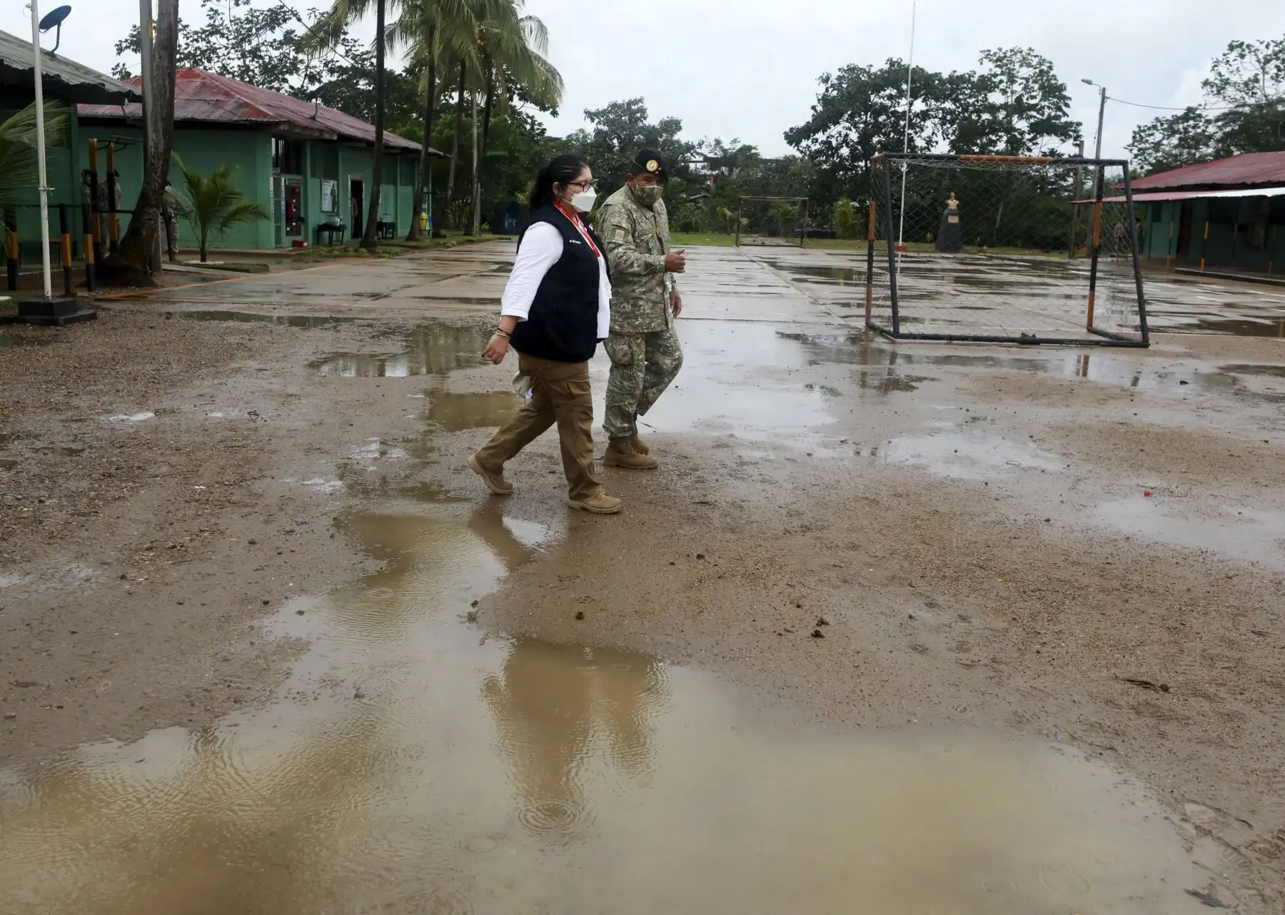 Ministra de Defensa, Nuria Esparch, realizó visita de inspección a bases de las Fuerzas Armadas, en Madre de Dios. Foto: ANDINA/Mindef