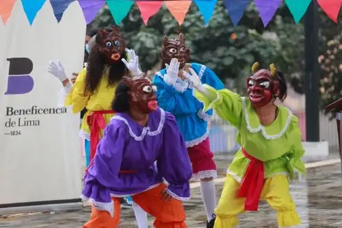 Ministro de Cultura participó en la ceremonia de talleres artísticos en Barrios Altos. Foto: DIfusión