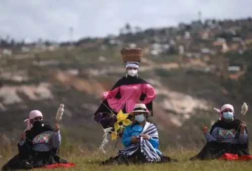 En la ceremonia por los doscientos años de la batalla de Higos Urco, el Estado peruano anunció el otorgamiento de la Orden Emérito a las Mujeres del Bicentenario a un grupo de peruanas que han destacado por su contribución en la gesta emancipadora y en la construcción de la república.