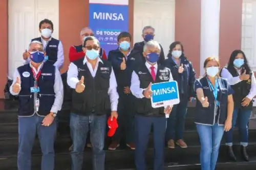El ministro de Desarrollo Agrario y Riego, Federico Tenorio, anunció hoy que el Ministerio de Salud (Minsa) y EsSalud, fortalecerán la asistencia conjunta en el nuevo centro de atención temporal para pacientes covid- 19, instalado en el “Campo Ferial del Cerro Juli”, en un área aproximada de 16,000 metros cuadrados, perteneciente al Ministerio de Desarrollo Agrario y Riego (Midagri).