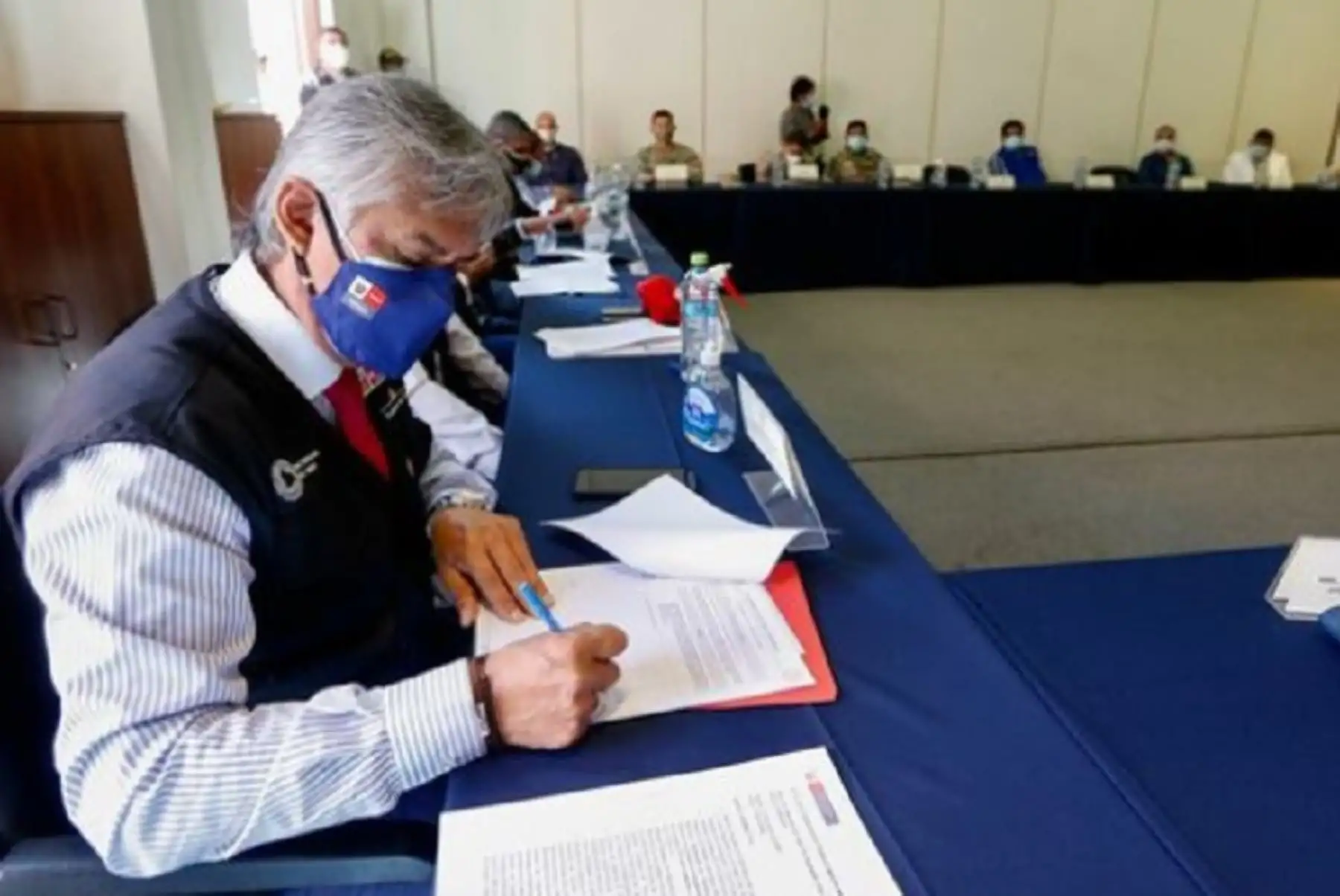 El Ministerio de Salud (Minsa) suscribió un acuerdo de gestión con el Gobierno Regional de Arequipa, con la finalidad de reforzar la respuesta sanitaria en la región frente a los efectos de la pandemia por la covid-19.