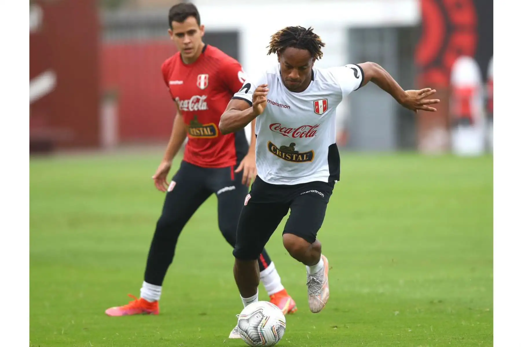 Entrenamiento de la Selección Peruana  junto a 26 futbolistas con miras a su debut en la Copa América 2021.
En la foto André Carrillo
Foto: @Selección Peruana