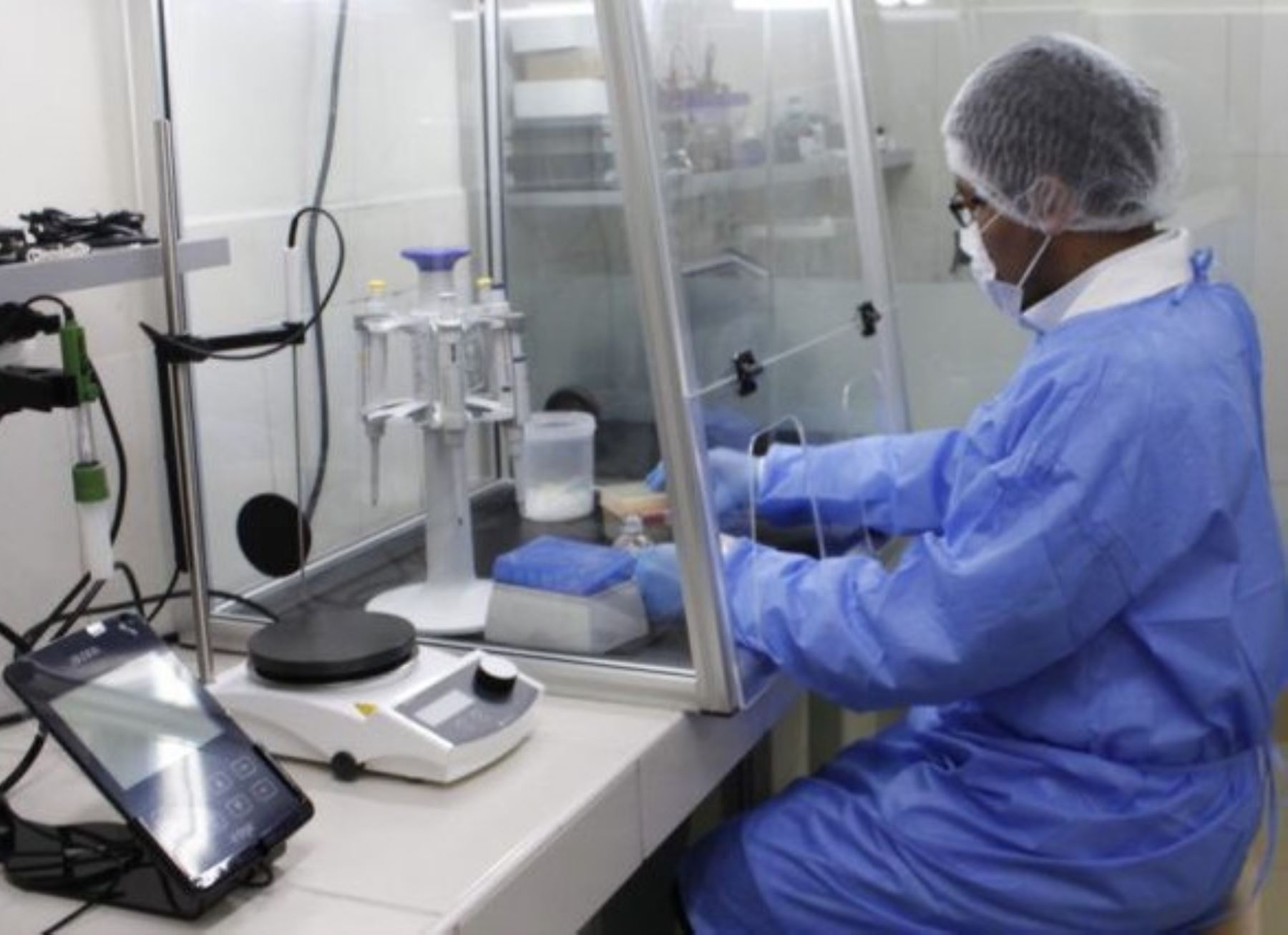 La Universidad Nacional de San Agustín de Arequipa (UNSA) puso a disposición del Ministerio de Salud (Minsa) su laboratorio de biología molecular para analizar las pruebas covid-19. ANDINA/Difusión