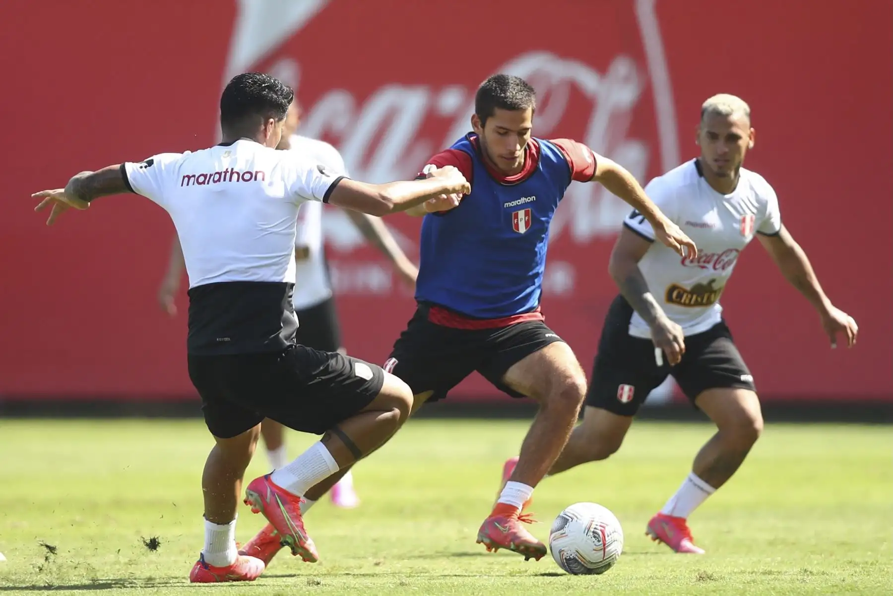 La Selección Peruana de Fútbol entrenó por última vez en Videna, previo al viaje a Brasil de esta tarde para participar de la Copa América 2021 donde debuta ante Brasil este jueves. Foto: FPF