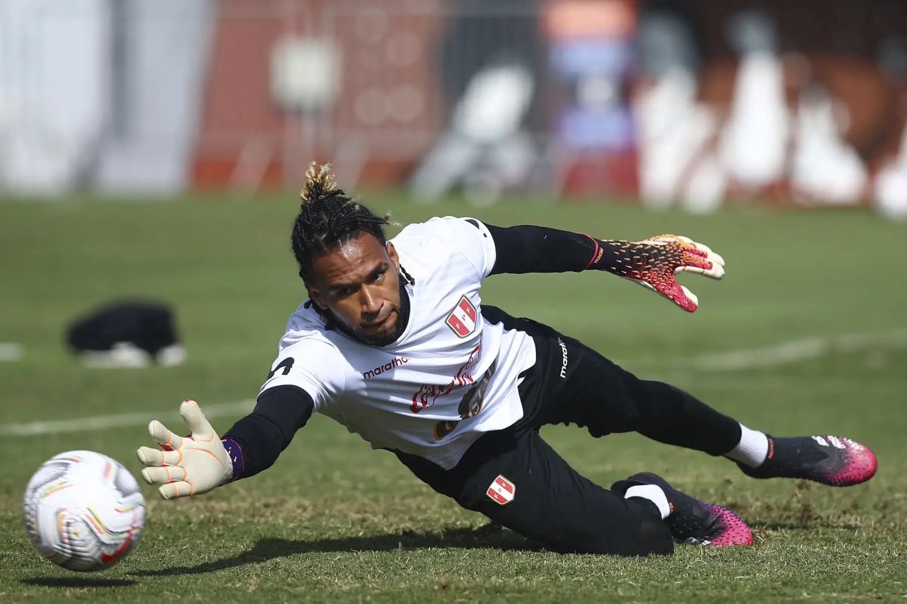 La Selección Peruana de Fútbol entrenó por última vez en Videna, previo al viaje a Brasil de esta tarde para participar de la Copa América 2021 donde debuta ante Brasil este jueves. Foto: FPF