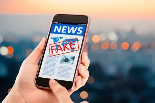 Las redes sociales permiten que los usuarios sean productores y consumidores a la vez, lo cual facilita la difusión y circulación de contenidos engañosos. ANDINA/ Internet