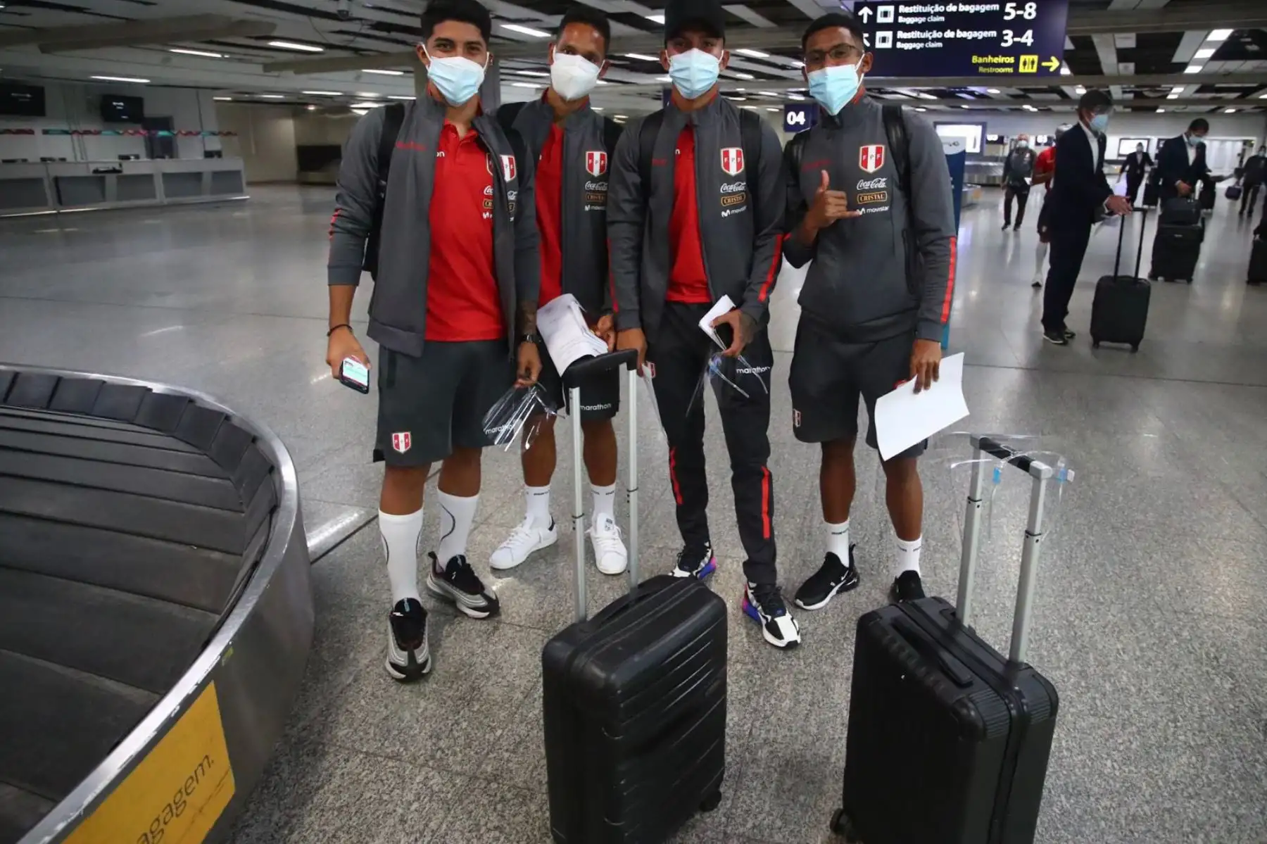 La escuadra nacional ya se encuentra en Brasil para disputar la Copa América 2021, donde tienen pensado entrenar el martes y miércoles antes de hacer su debut, el jueves 17 de junio ante Brasil
Foto: @Seleccion Peruana