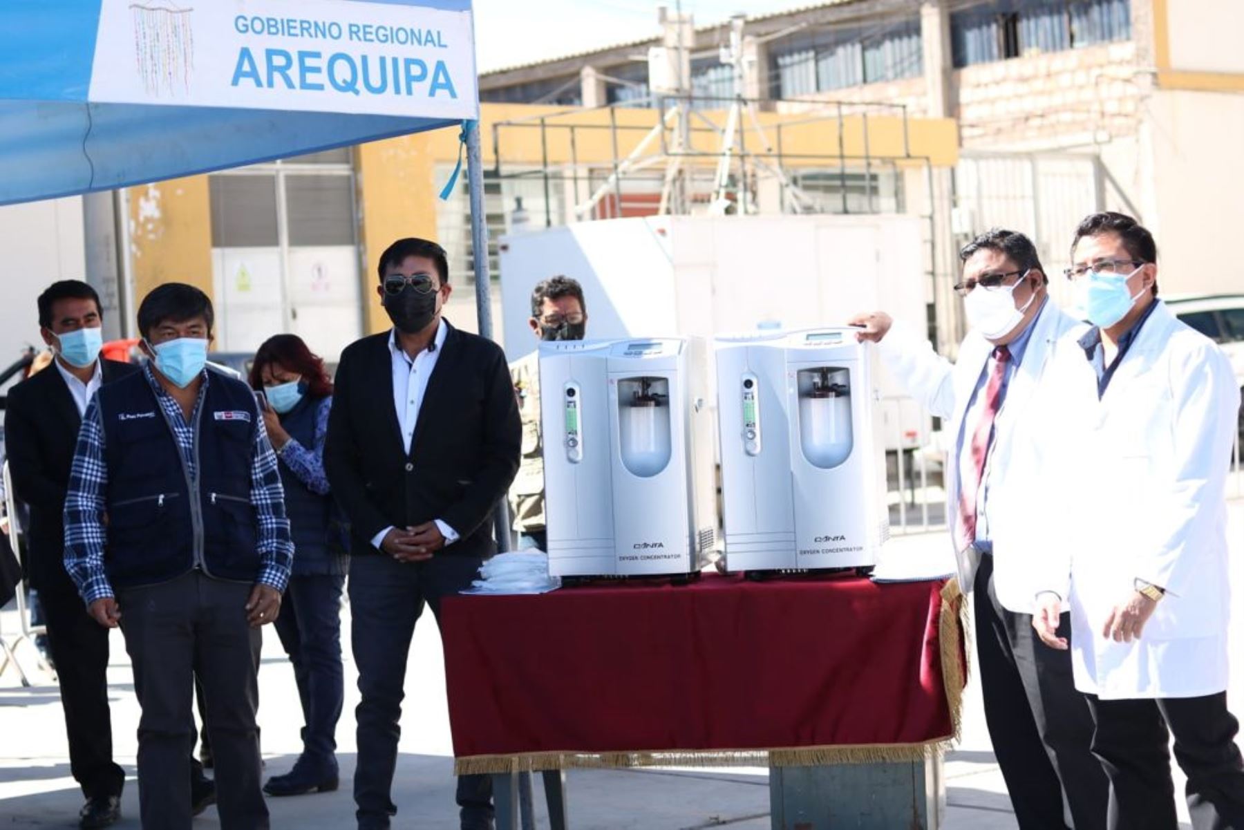 El Ministerio de Salud entregó a las autoridades de Arequipa concentradores de oxígeno para ser distribuidos a hospitales y centros de salud de esa región para enfrentar la pandemia de covid-19. ANDINA/Difusión