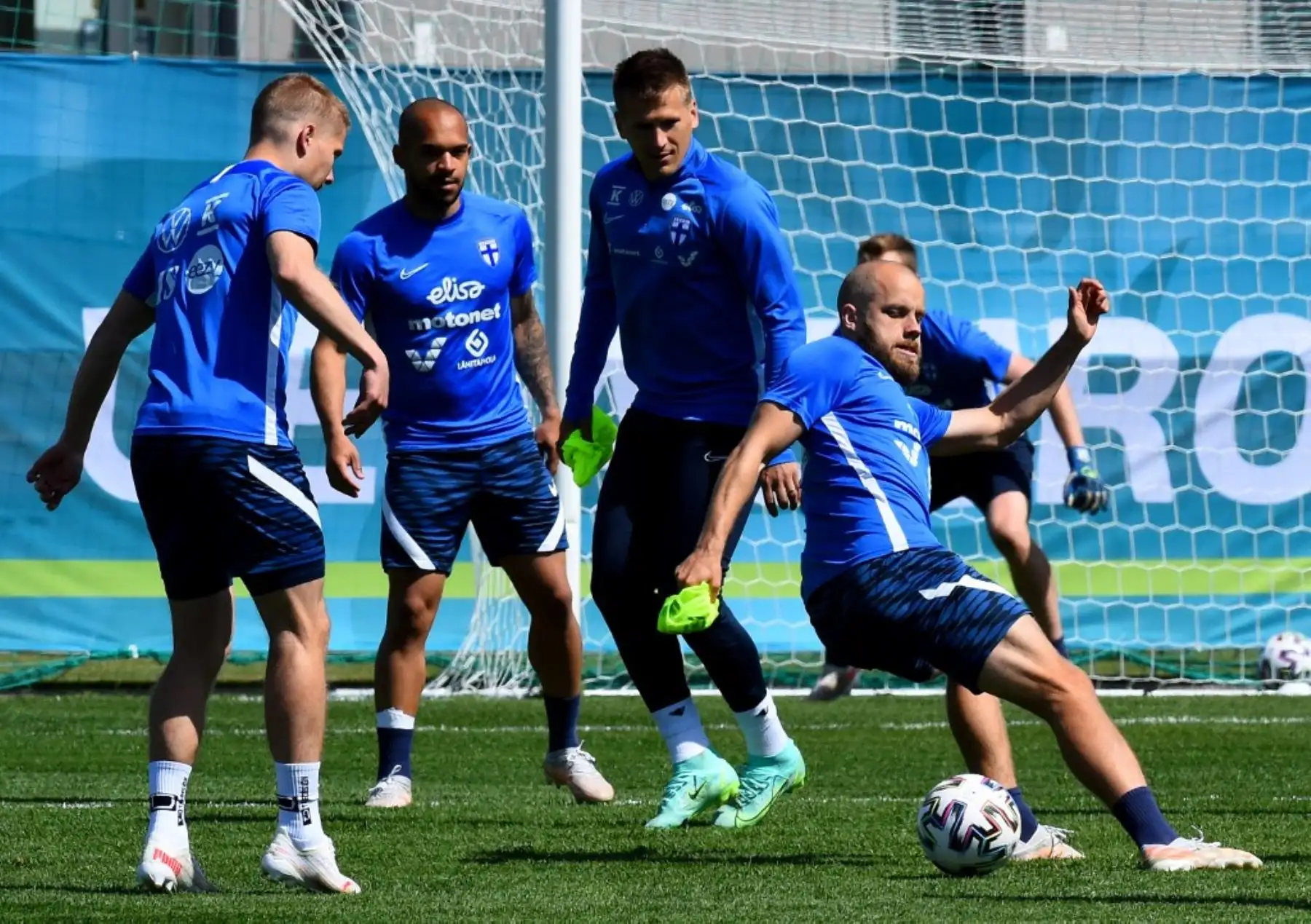 Finlandia busca sorprender a Rusia