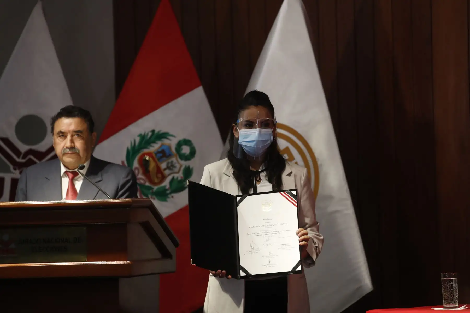 Anakaren Sofía Aguilar Terrones, representante de Fuerza Popular en ceremonia de entrega de credenciales a representantes del Parlamento Andino. Foto: ANDINA/Juan Carlos Guzmán