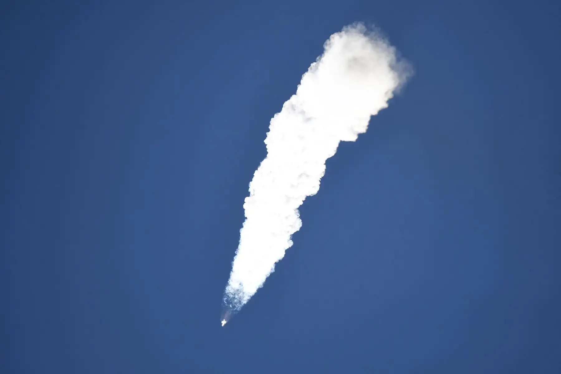 China, que no participa en la ISS debido al veto de la NASA estadounidense, a la que las leyes de su país prohíben colaborar con Pekín, planea utilizar su estación espacial para probar tecnologías clave en sus ambiciones de explorar el espacio exterior y la resistencia de los materiales en el espacio. Foto: AFP