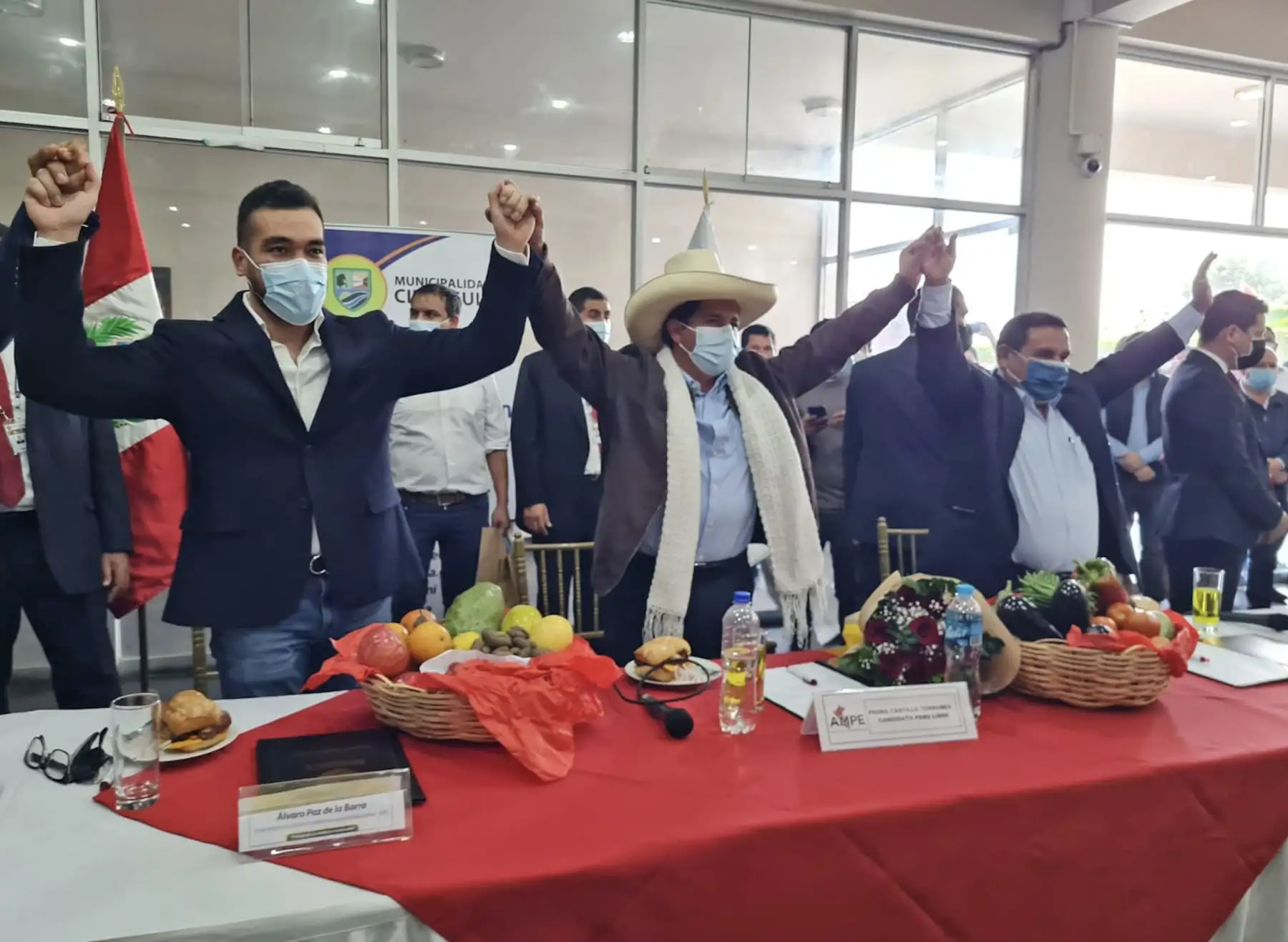 Pedro Castillo se reunió con integrantes de la Asociación de Municipalidades del Perú (AMPE) en Cieneguilla. Foto: ANDINA/Difusión
