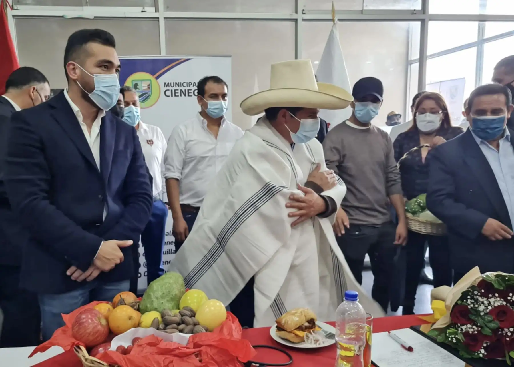 Pedro Castillo se reunió con integrantes de la Asociación de Municipalidades del Perú (AMPE) en Cieneguilla. Foto: ANDINA/Difusión