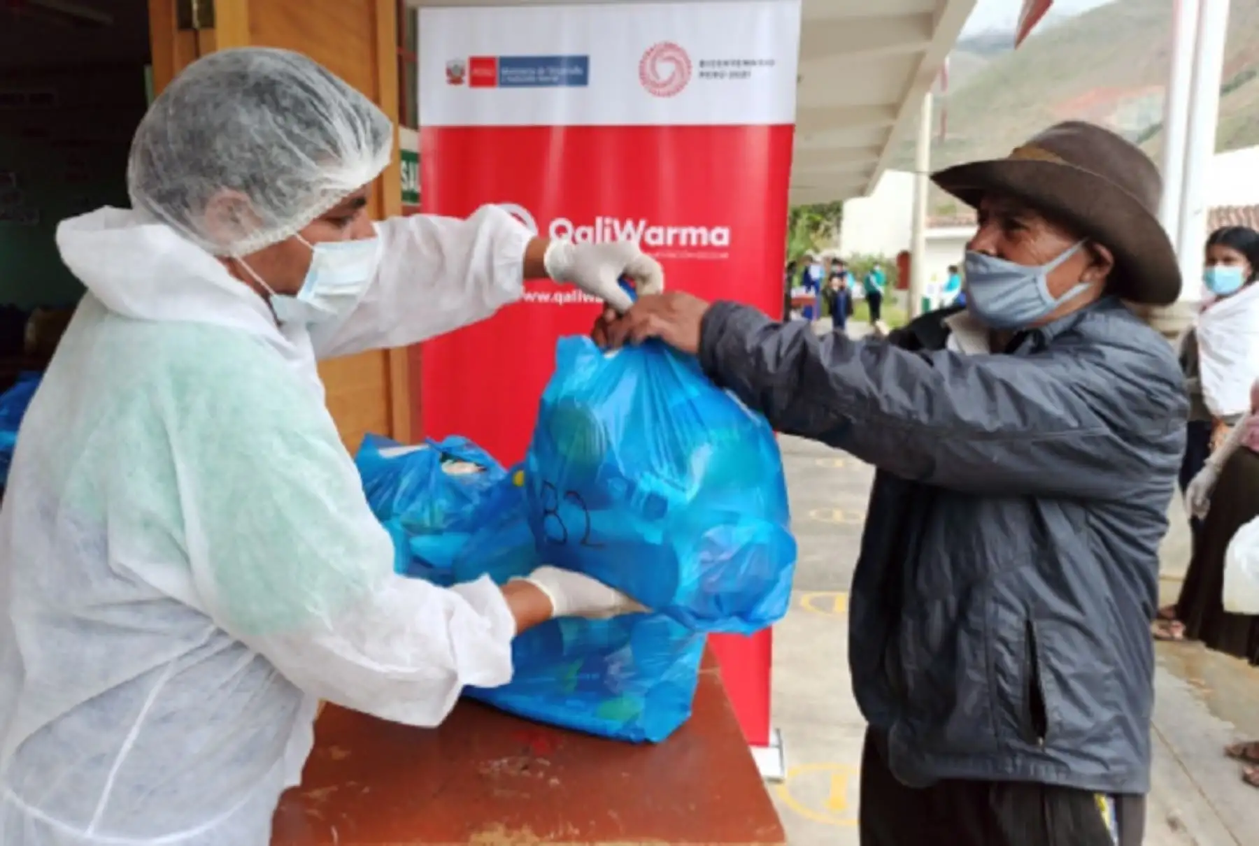 Suman 68,335 los padres de familia que integran los Comités de Alimentación Escolar (CAE), constituidos en las más de 64,000 escuelas en el ámbito nacional, informó el Programa Nacional de Alimentación Escolar Qali Warma.