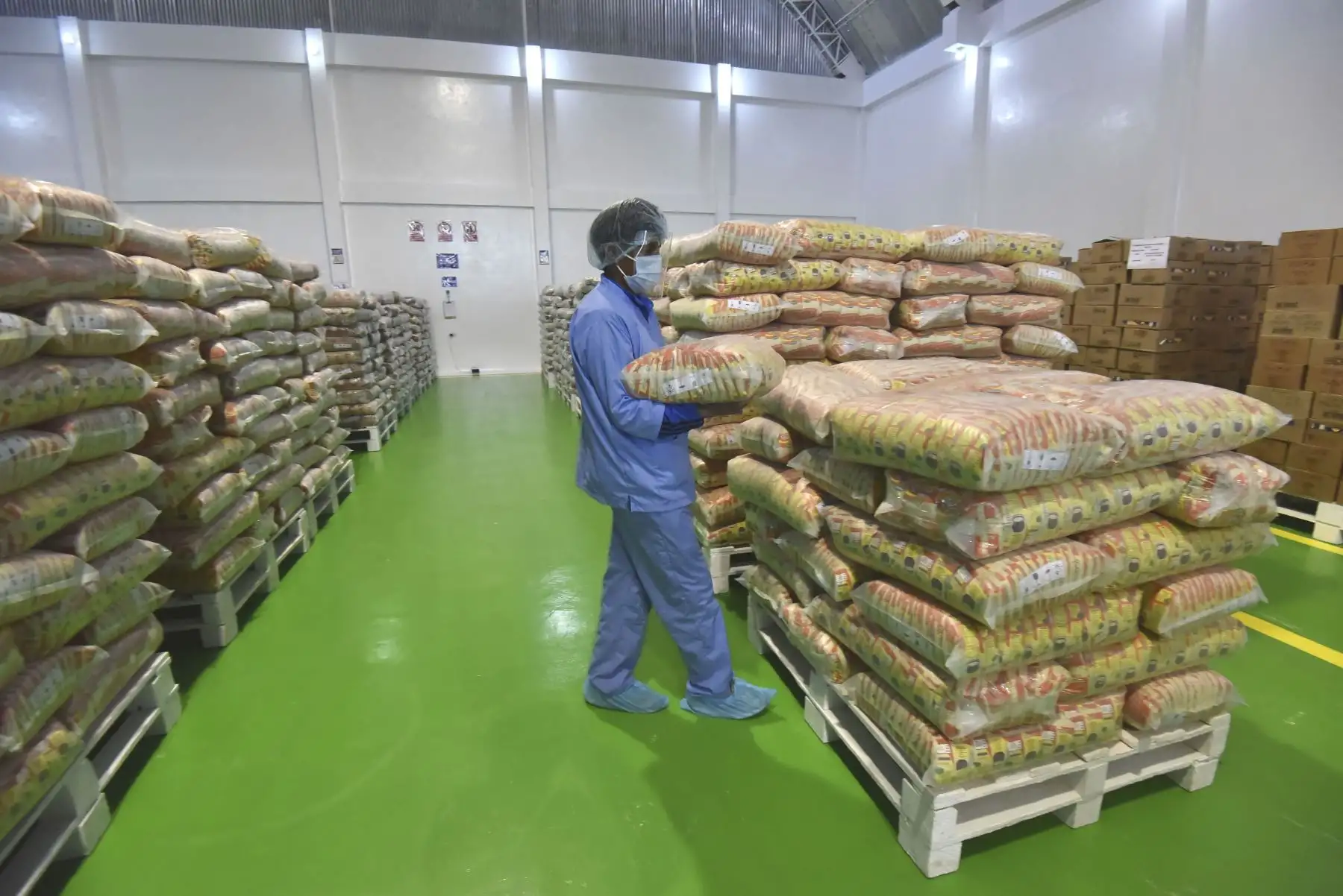 Ministra de Inclusión Social supervisó en la región Puno almacenamiento de alimentos de Qali Warma para el servicio alimentario escolar. Además, verificó el funcionamiento de otros programas sociales. Foto: ANDINA/MIDIS