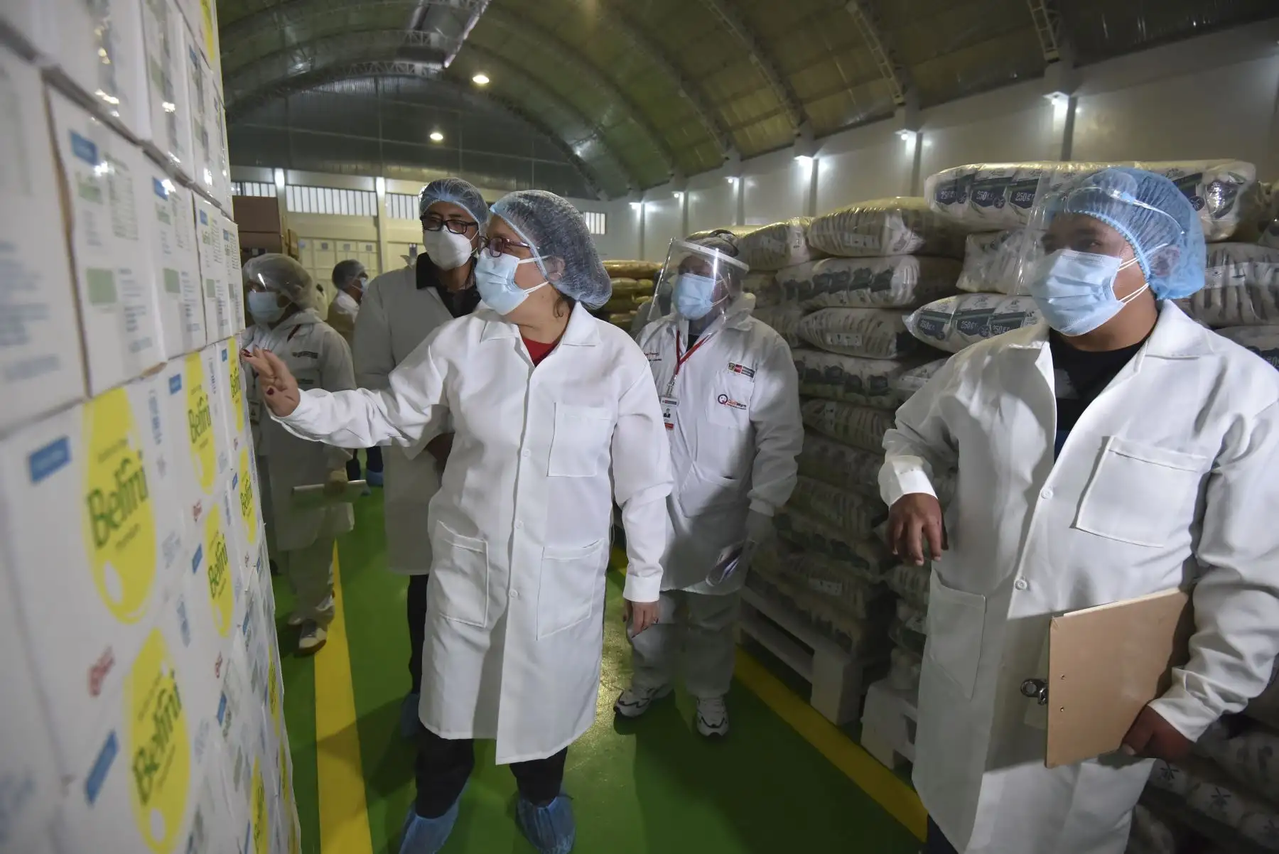 Ministra de Inclusión Social supervisó en la región Puno almacenamiento de alimentos de Qali Warma para el servicio alimentario escolar. Además, verificó el funcionamiento de otros programas sociales. Foto: ANDINA/MIDIS
